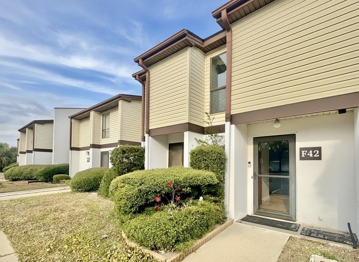 1012 Possum Trot Rd. Unit: F42