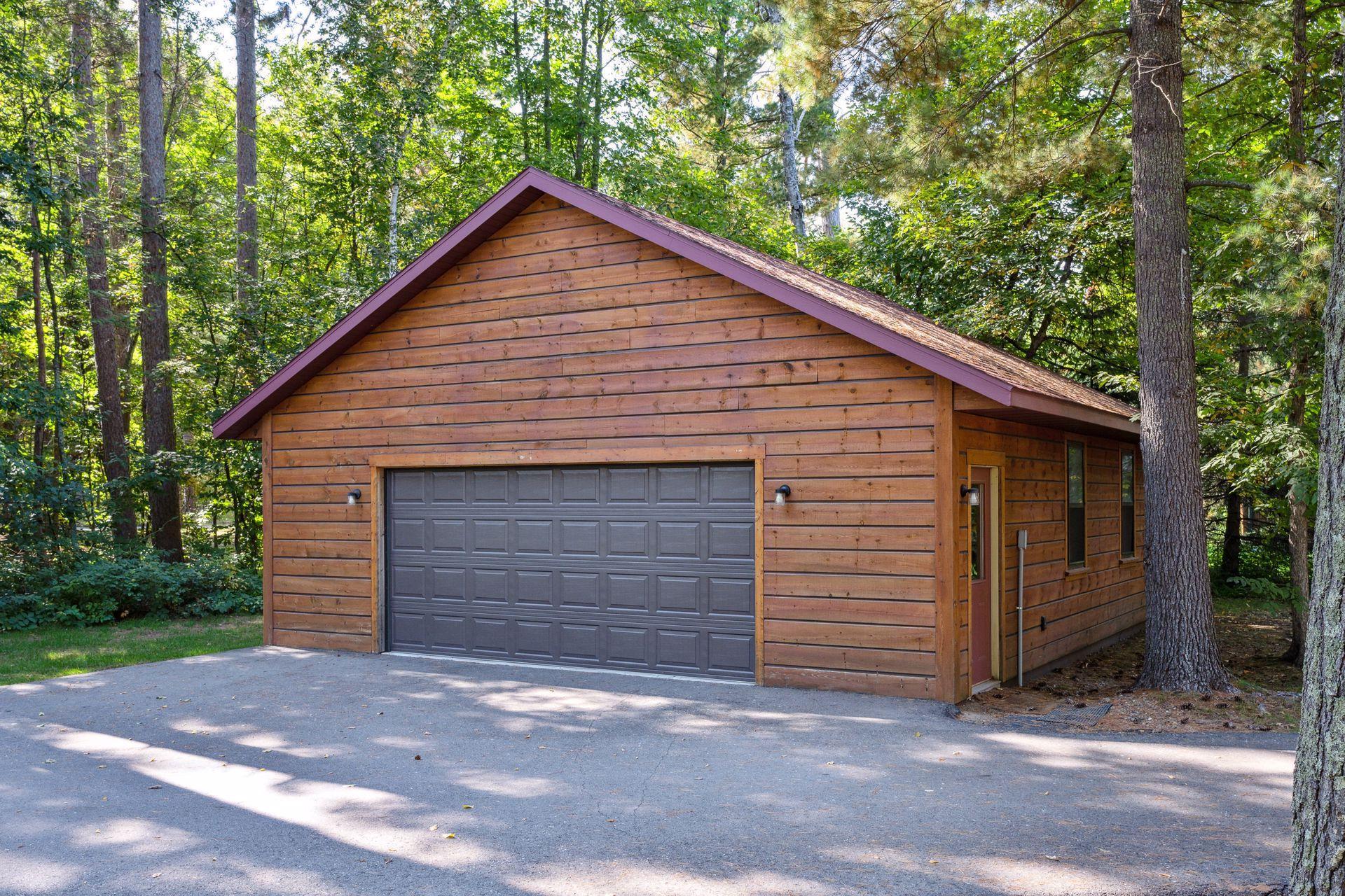 9120 Hunters Lane