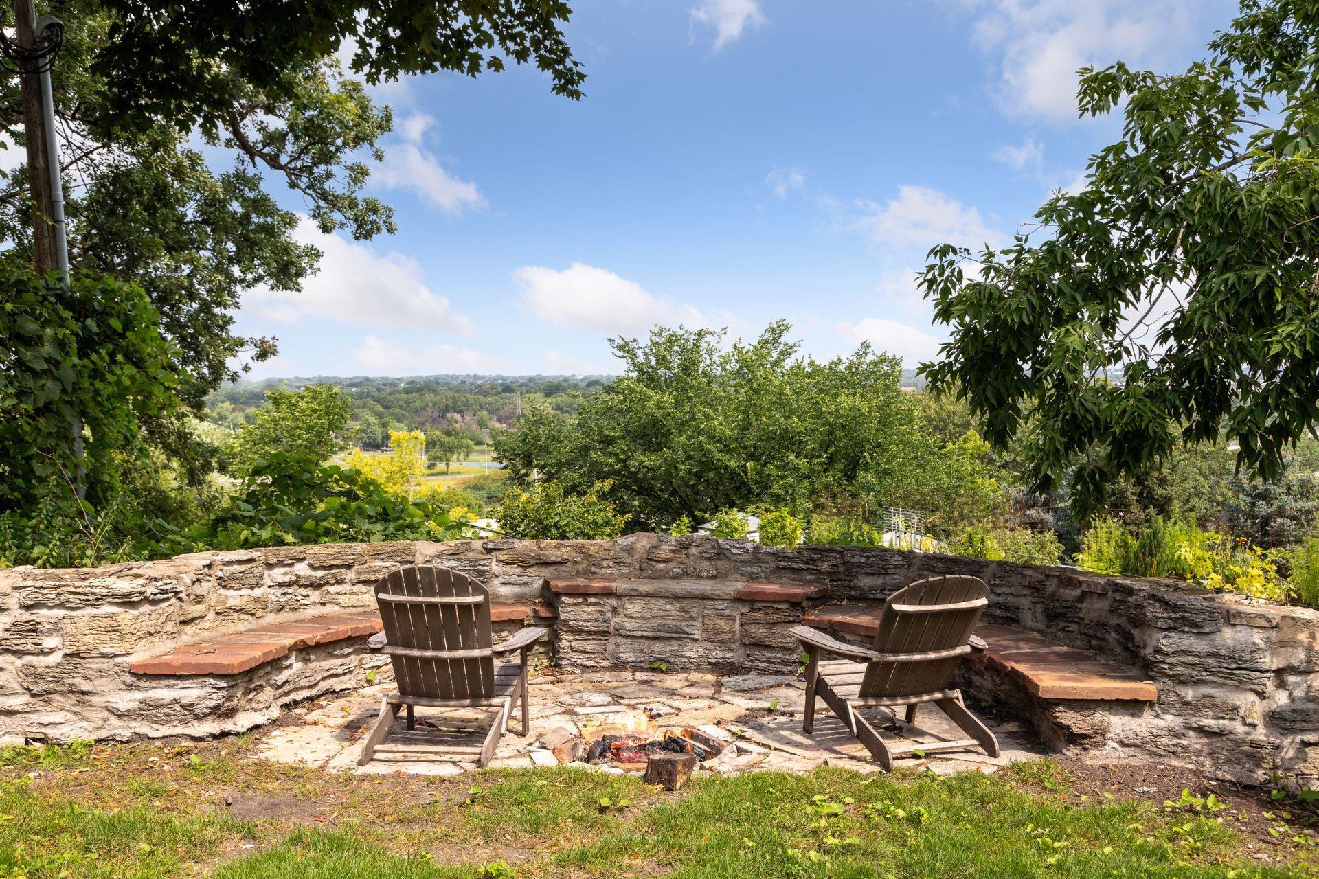 1606 Mount Curve Avenue