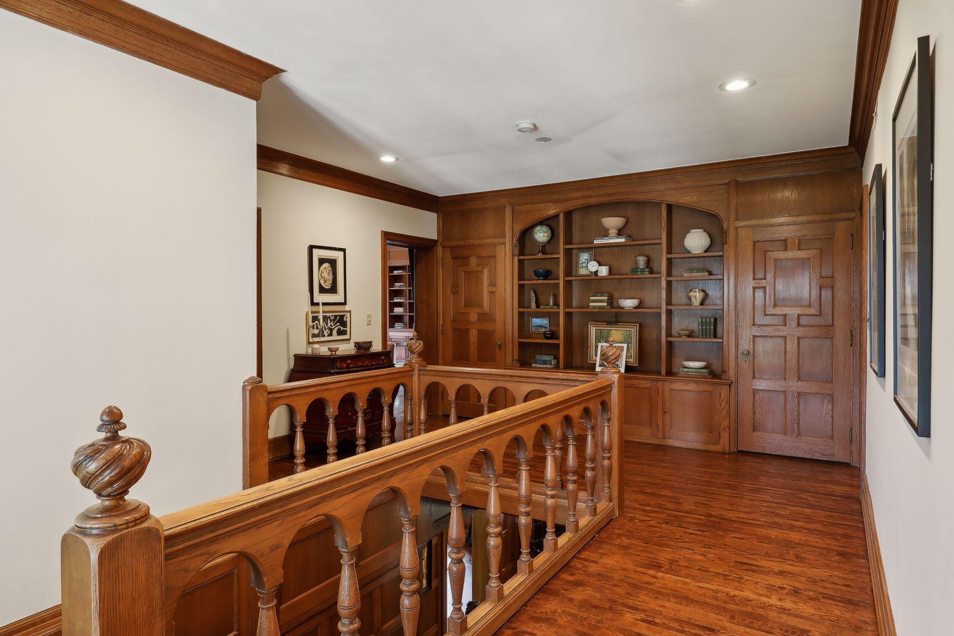 1606 Mount Curve Avenue