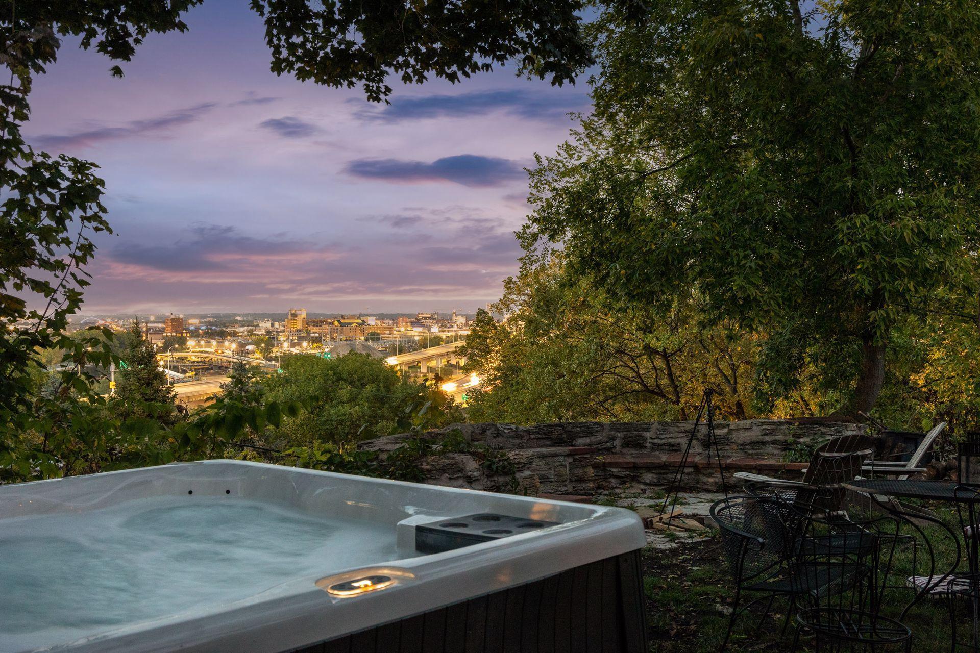 1606 Mount Curve Avenue