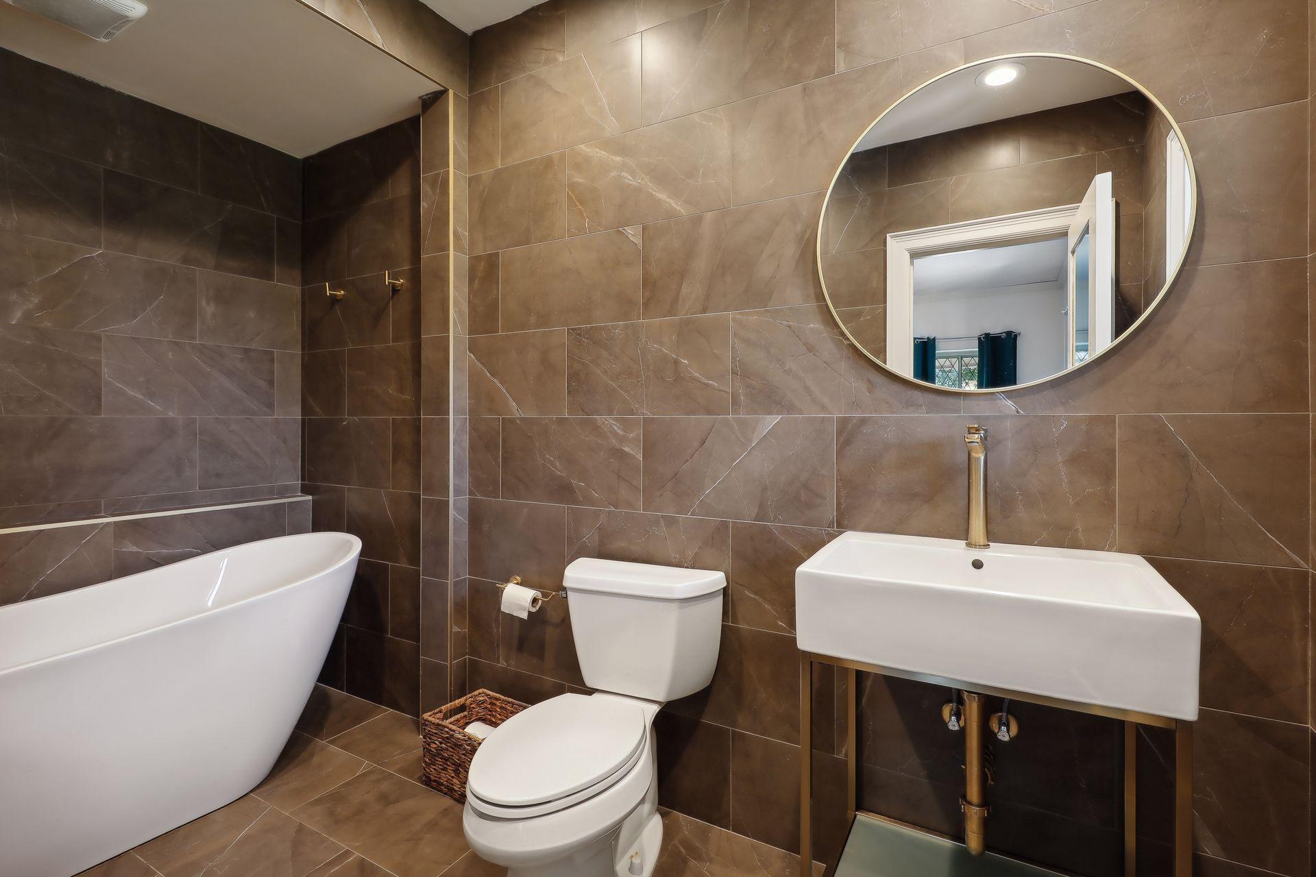 1606 Mount Curve Avenue