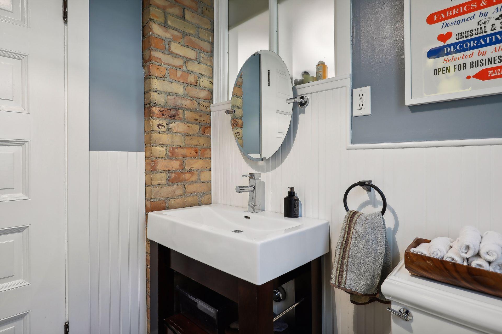 1920 Pillsbury Avenue S