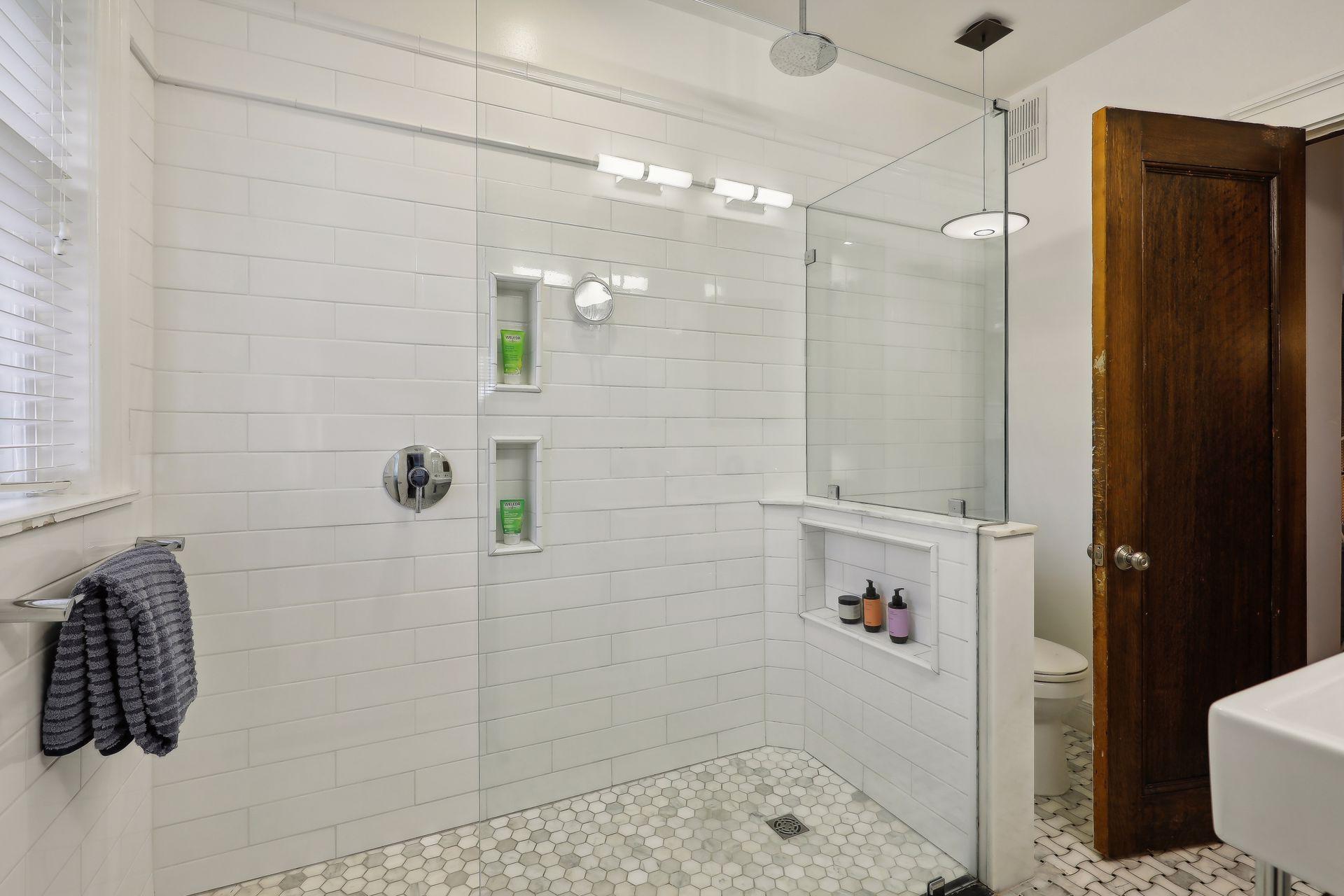 1920 Pillsbury Avenue S