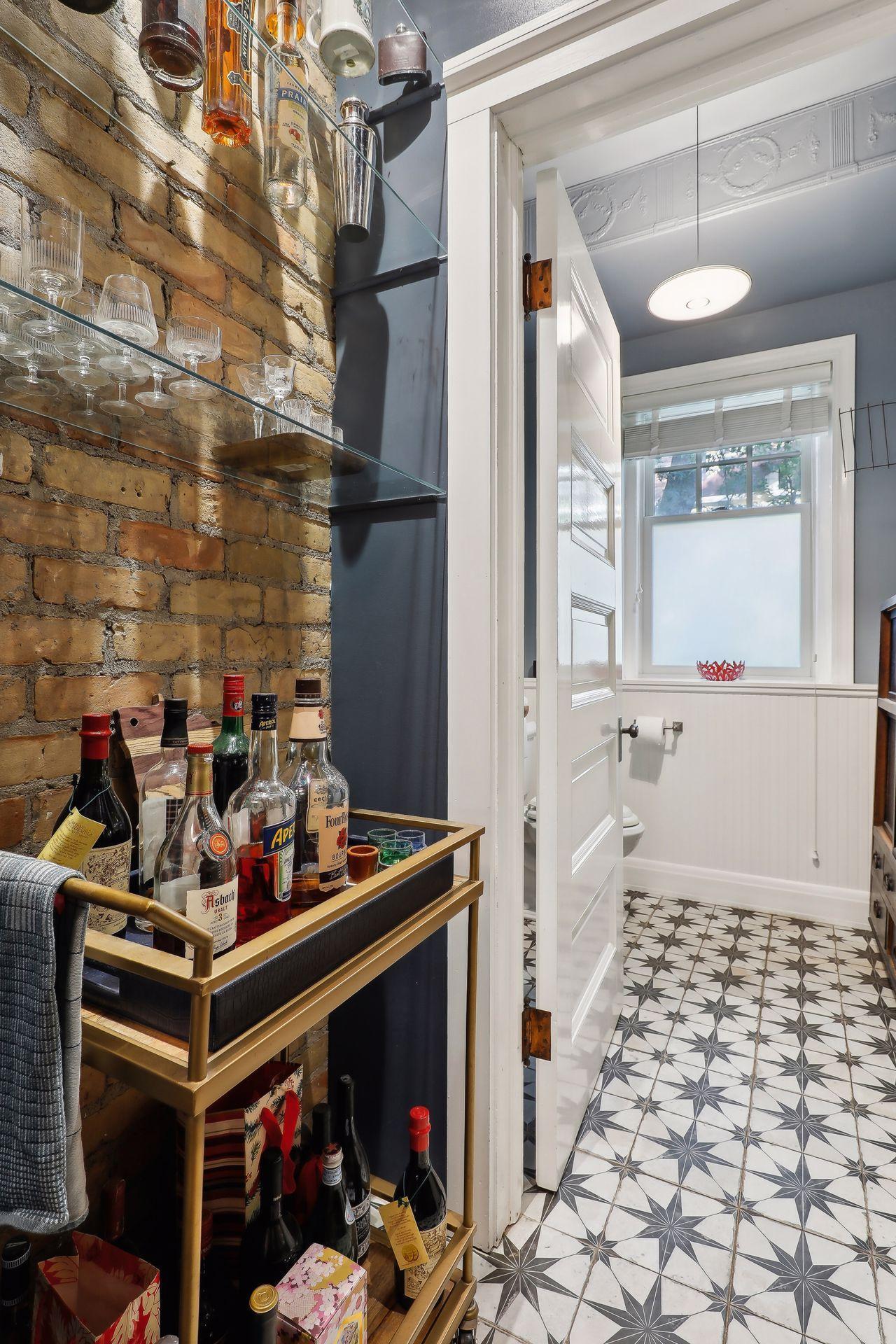 1920 Pillsbury Avenue S