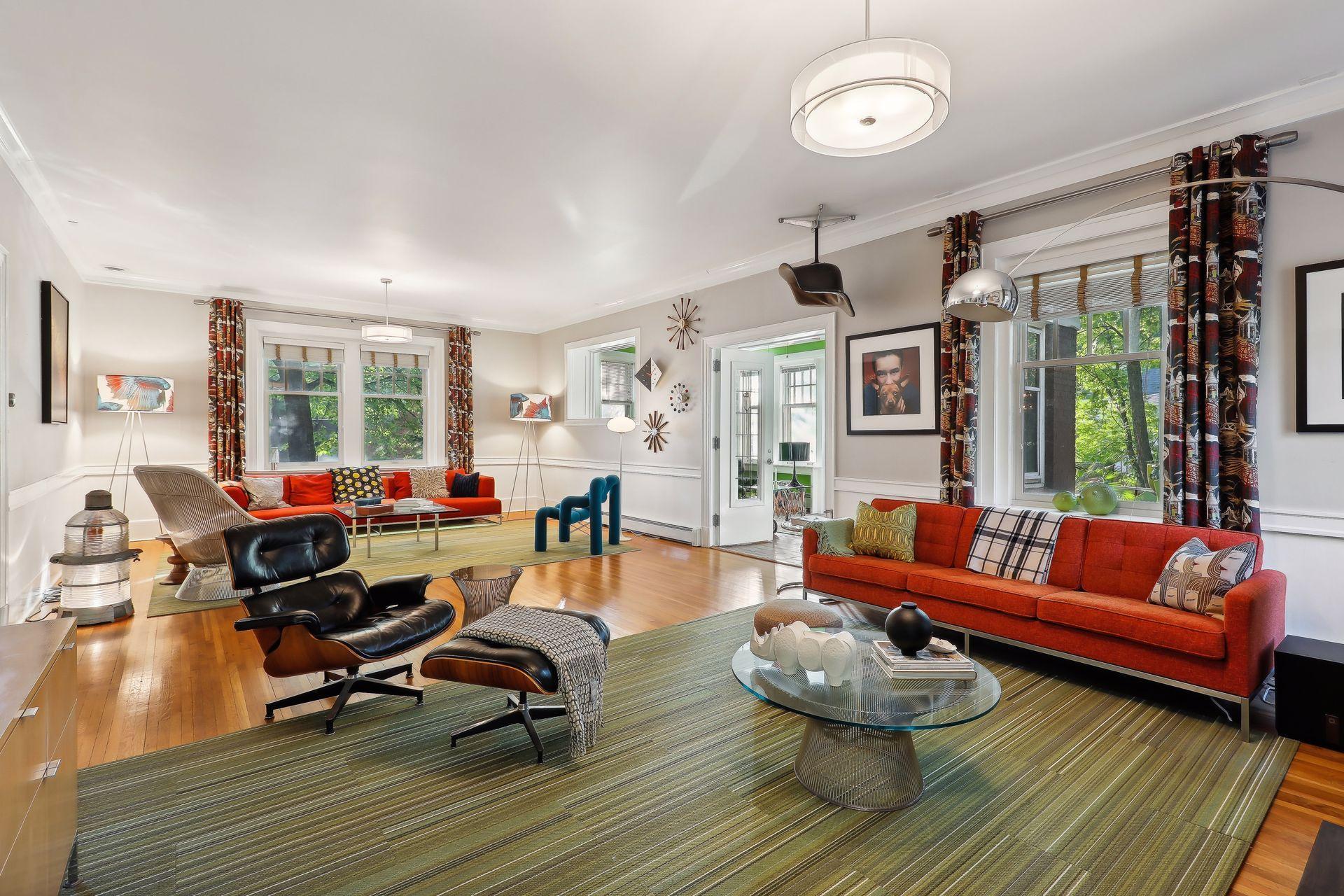 1920 Pillsbury Avenue S