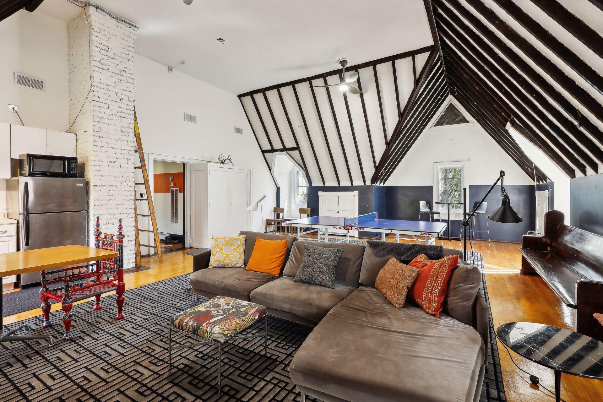 1920 Pillsbury Avenue S