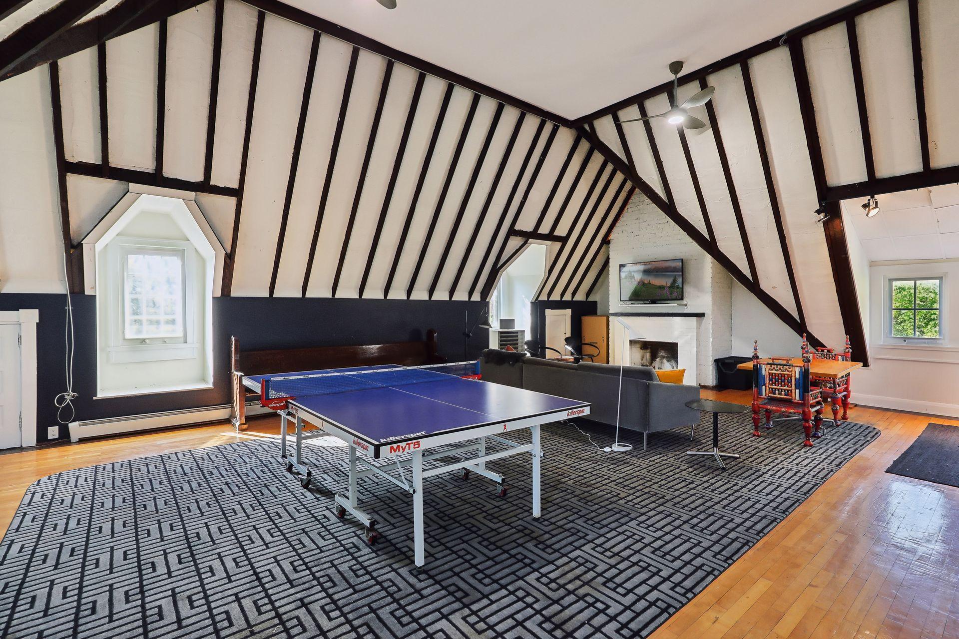 1920 Pillsbury Avenue S