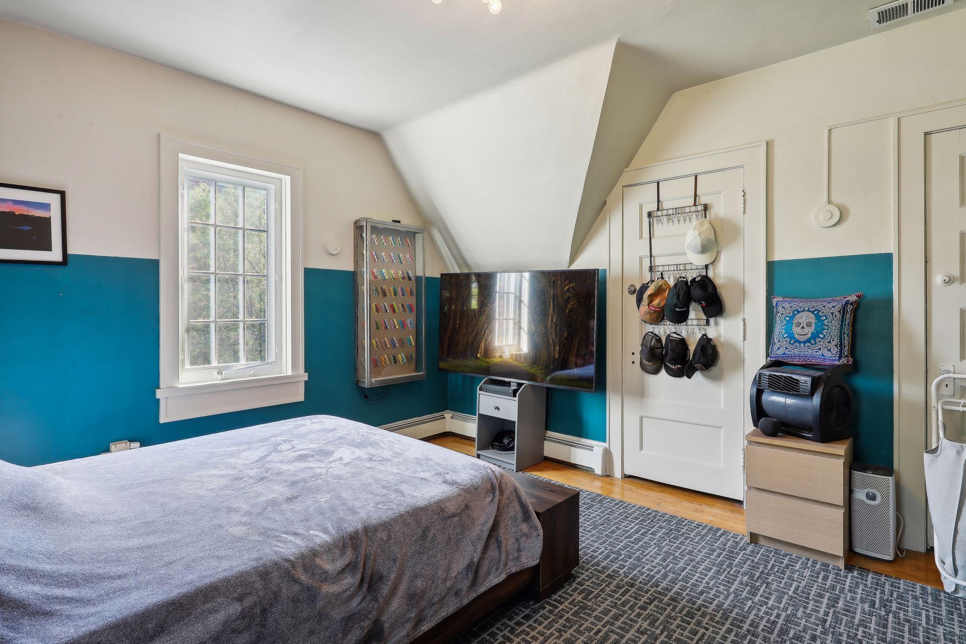 1920 Pillsbury Avenue S