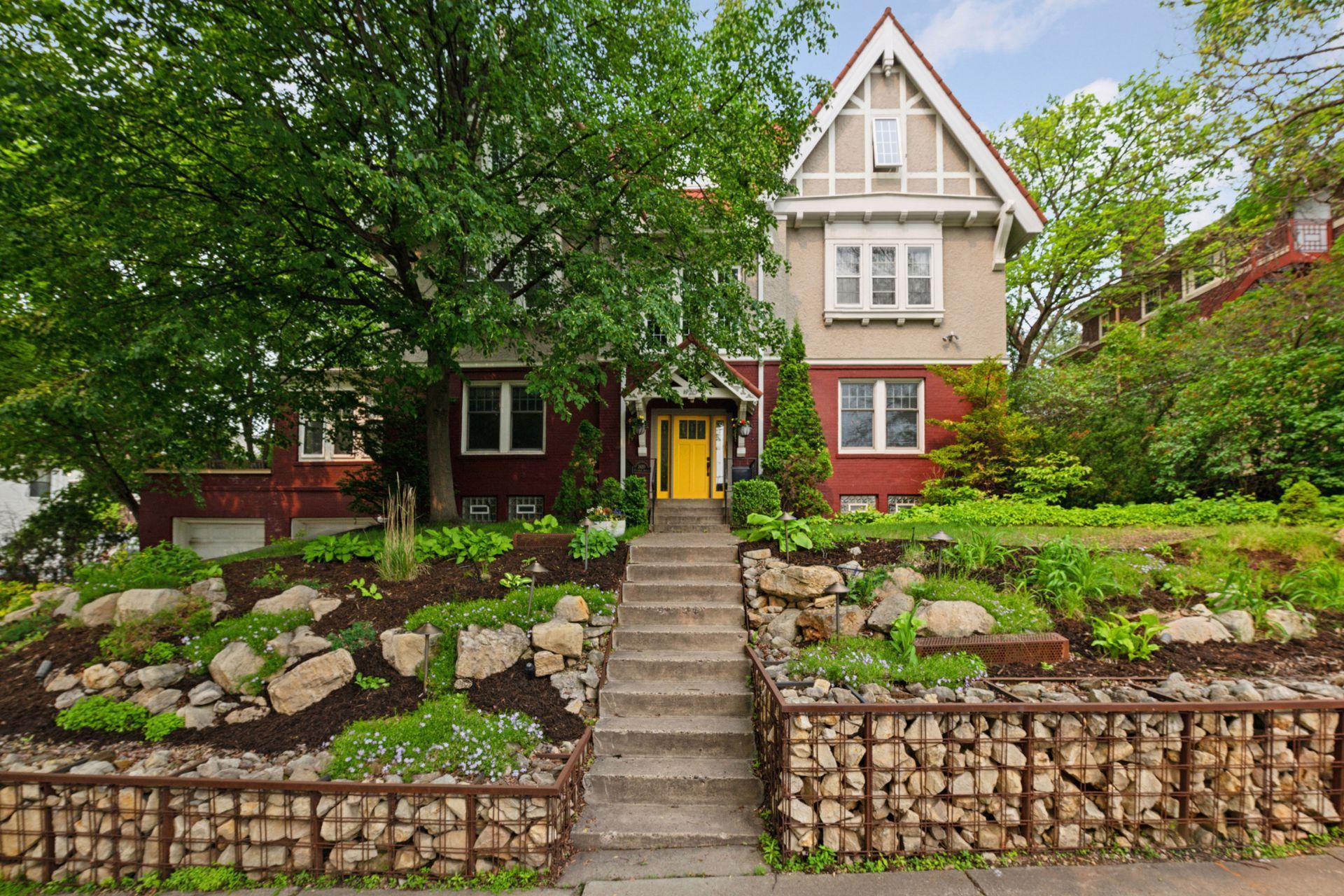 1920 Pillsbury Avenue S