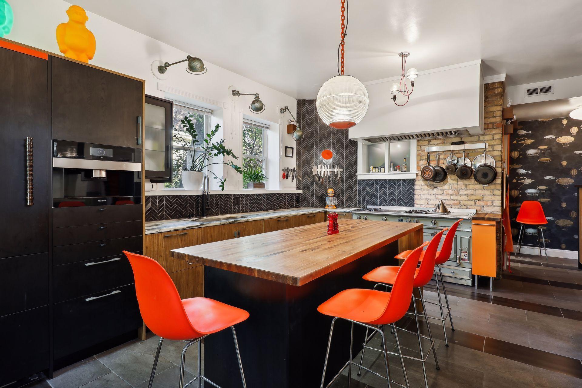 1920 Pillsbury Avenue S