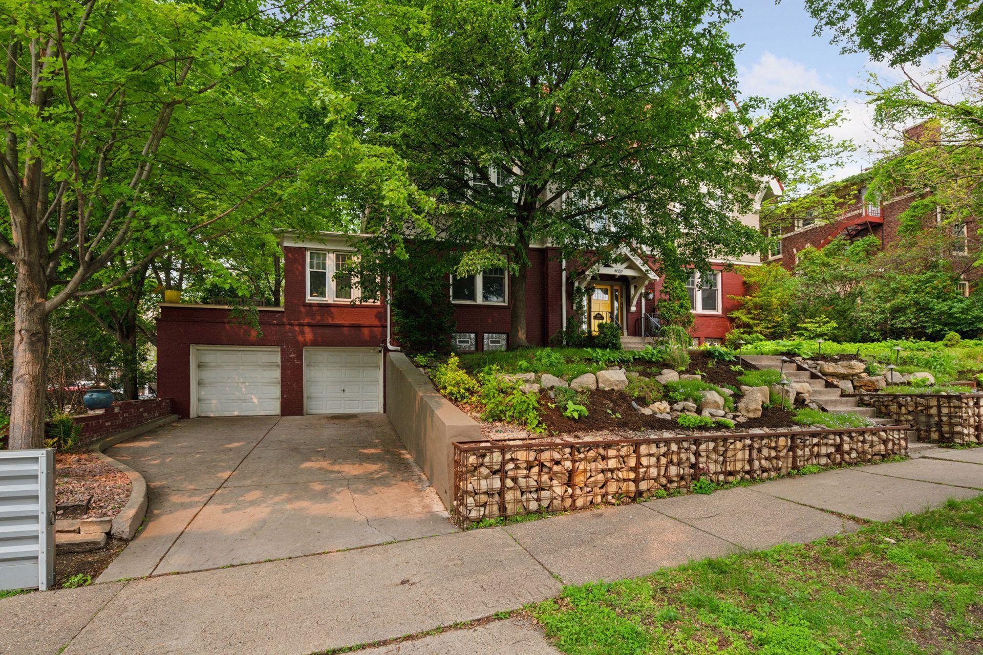 1920 Pillsbury Avenue S