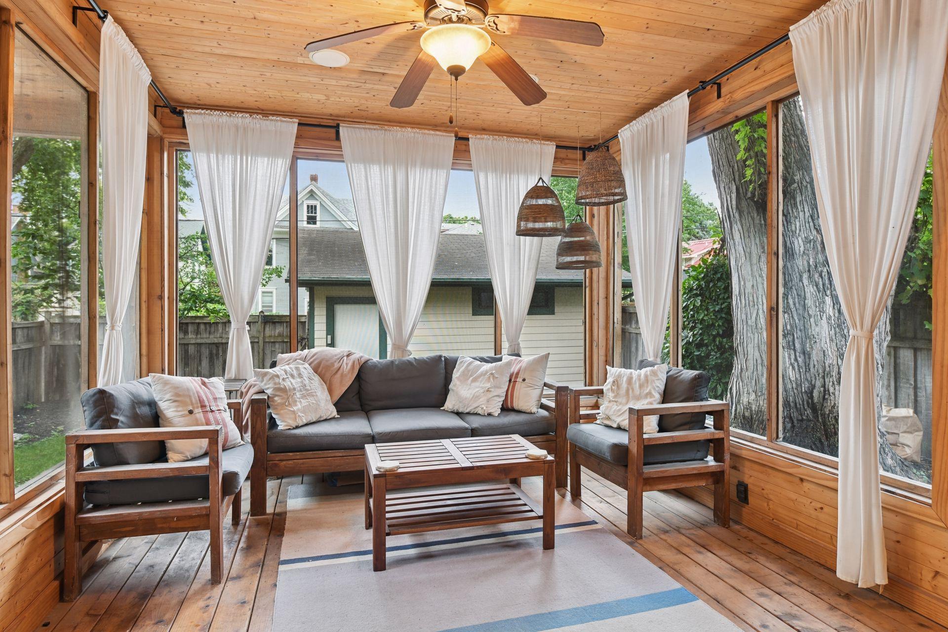 4031 Pleasant Avenue