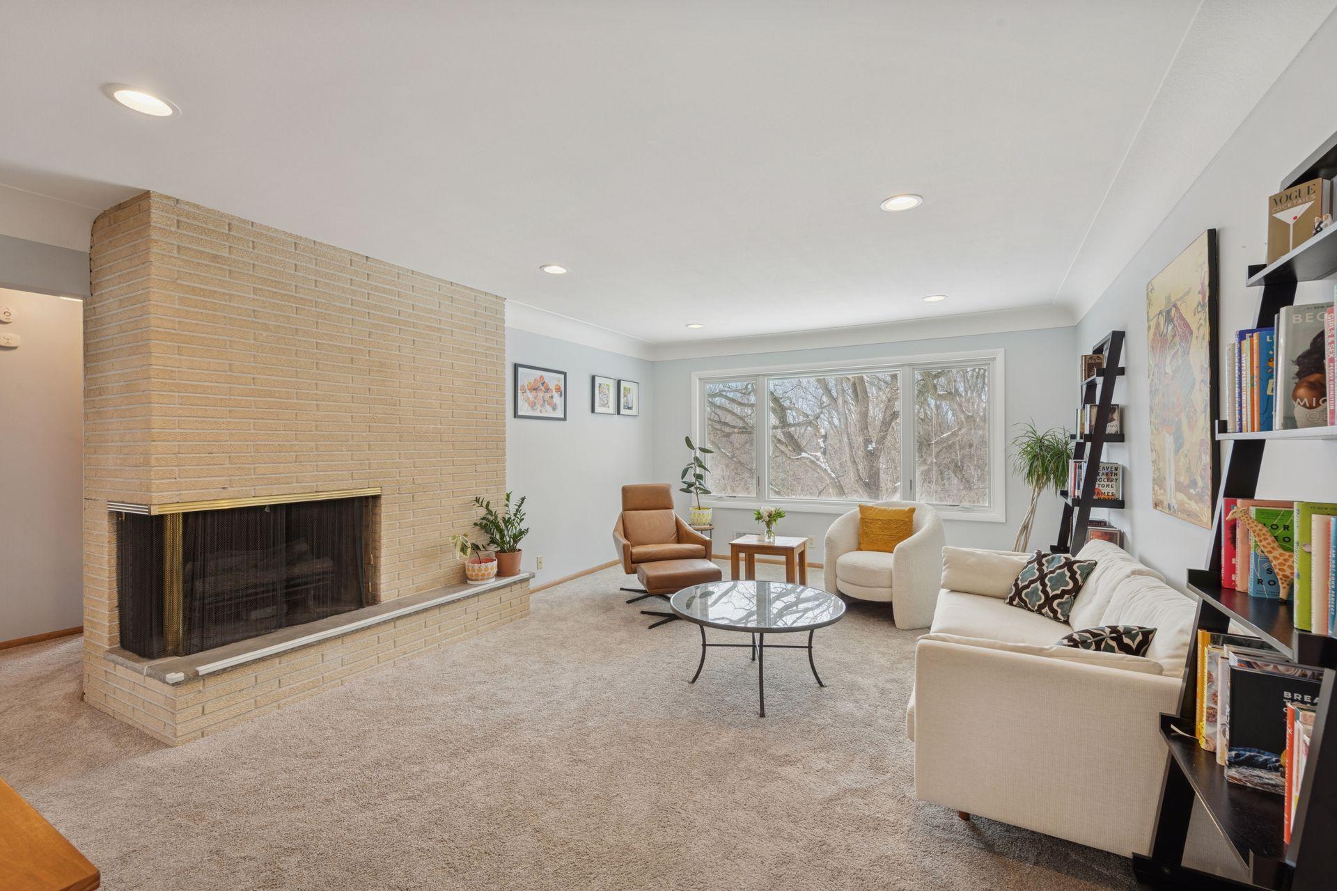 2400 Cedarwood Ridge