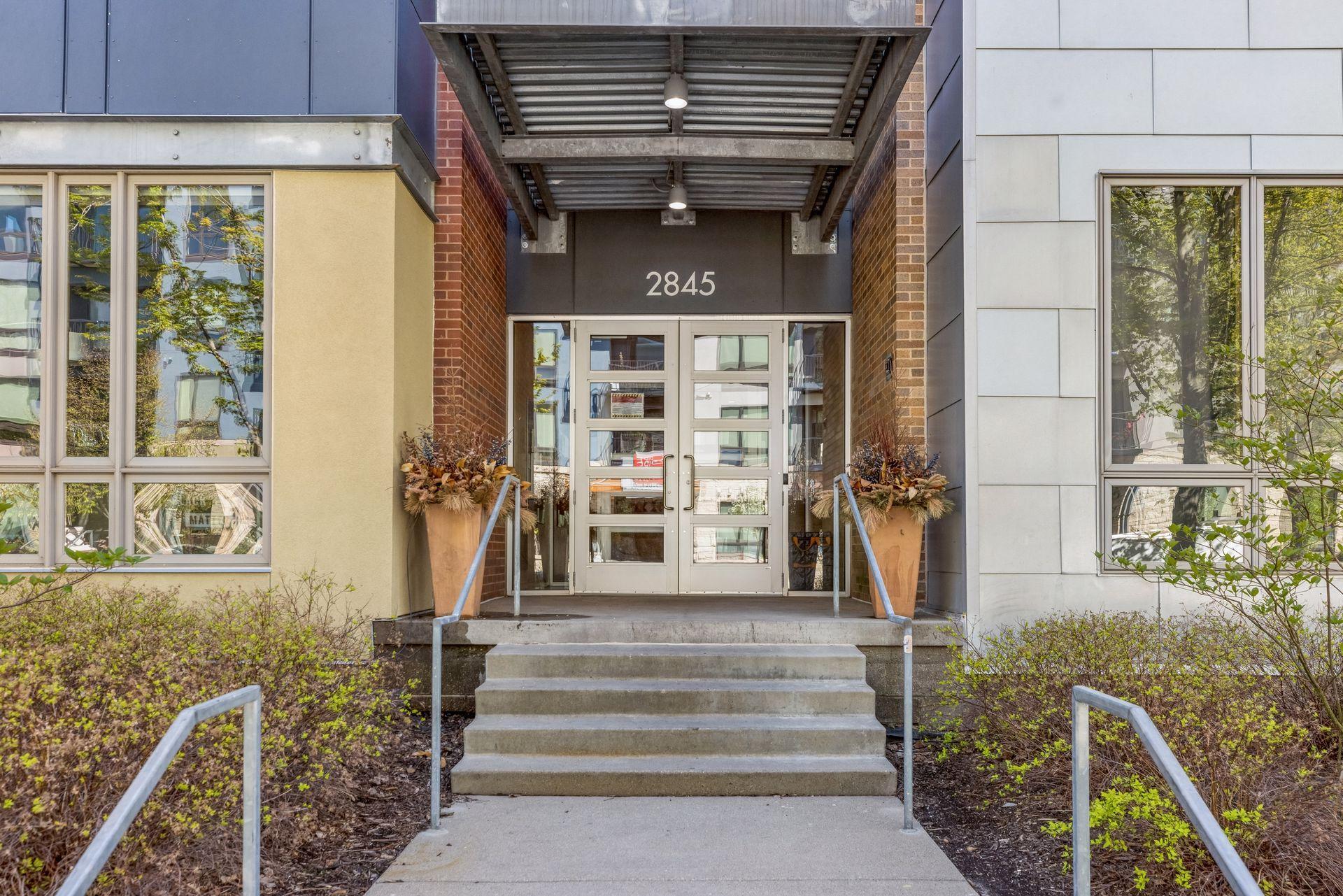 2845 Colfax Avenue S Unit: W402