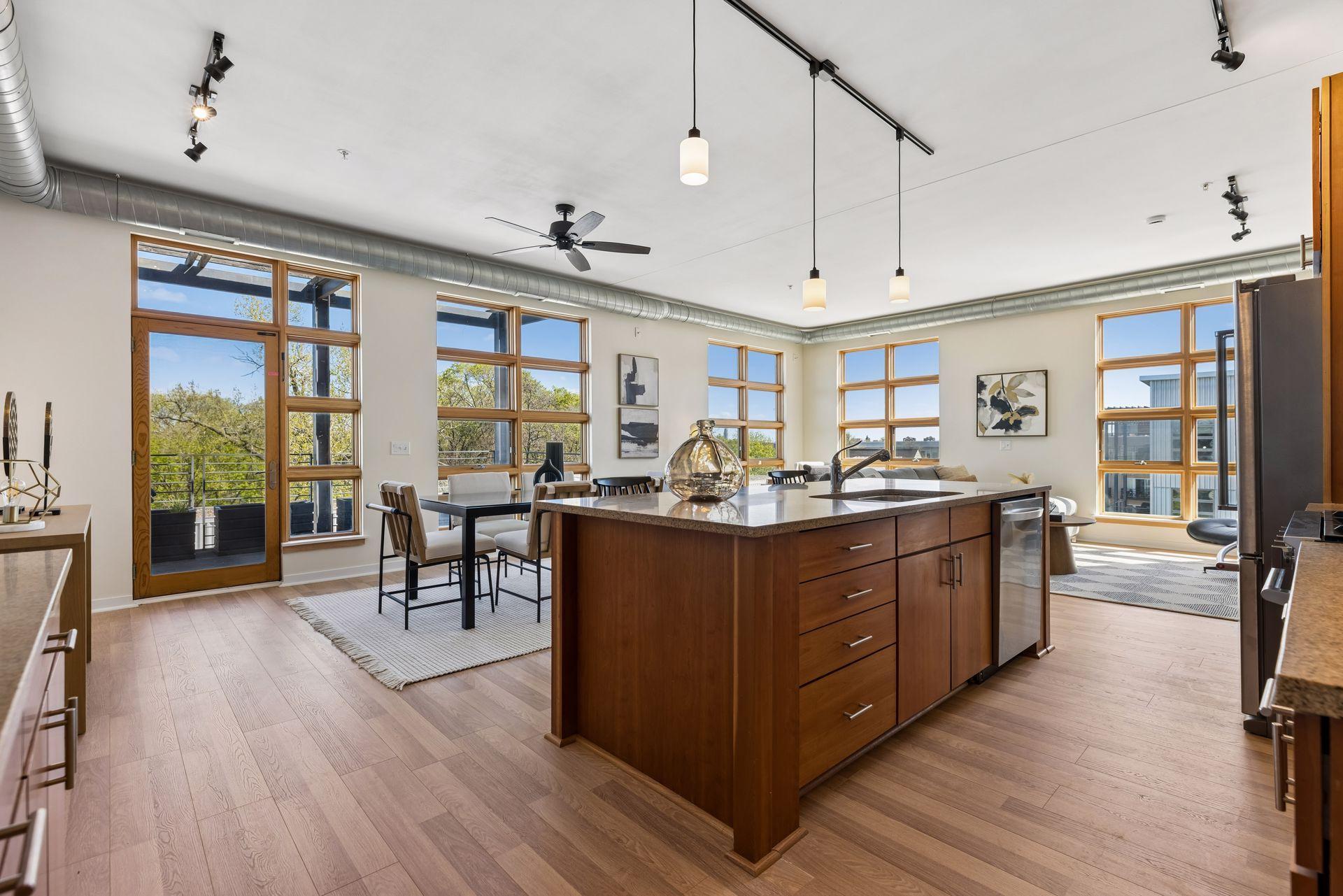 2845 Colfax Avenue S Unit: W402