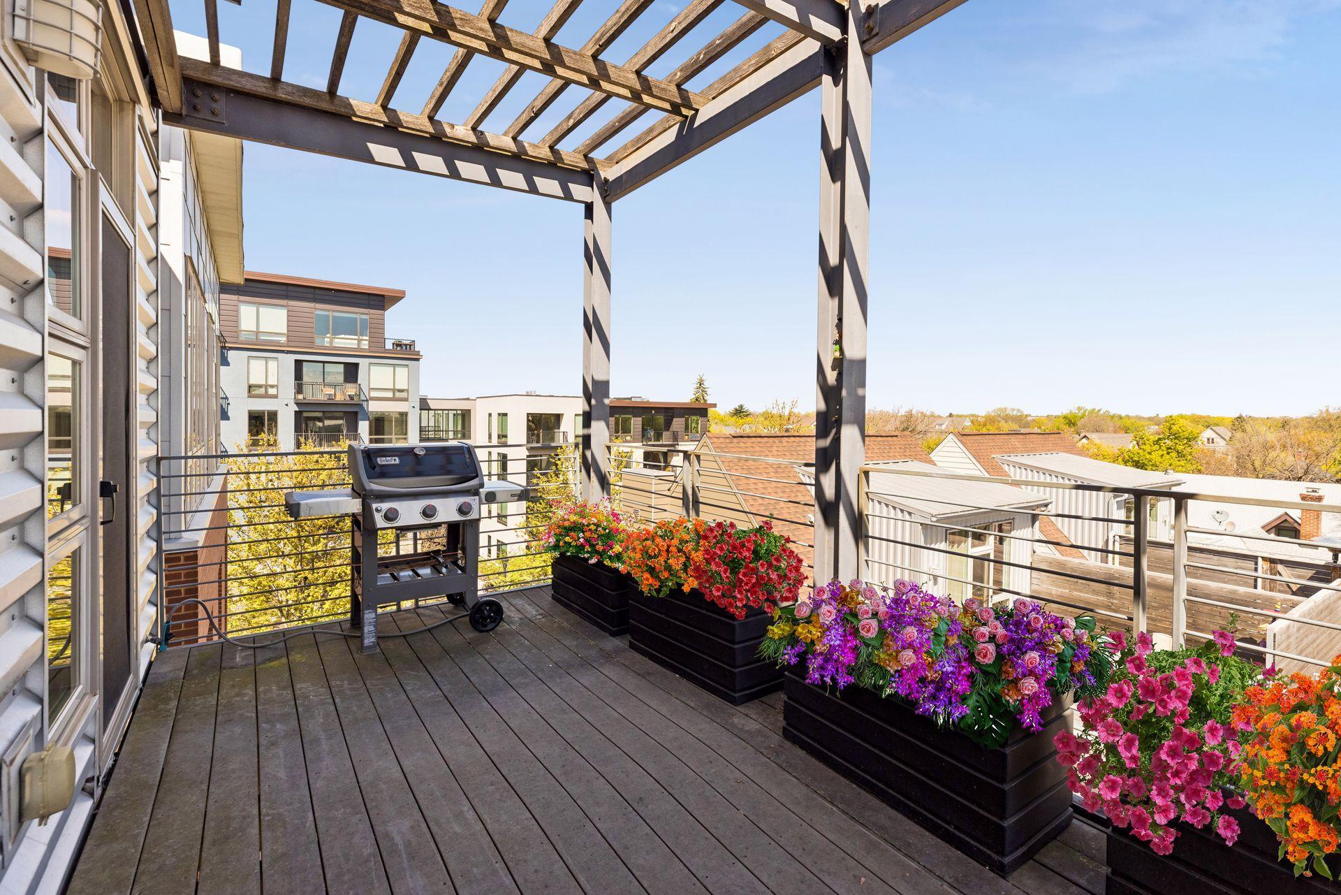 2845 Colfax Avenue S Unit: W402