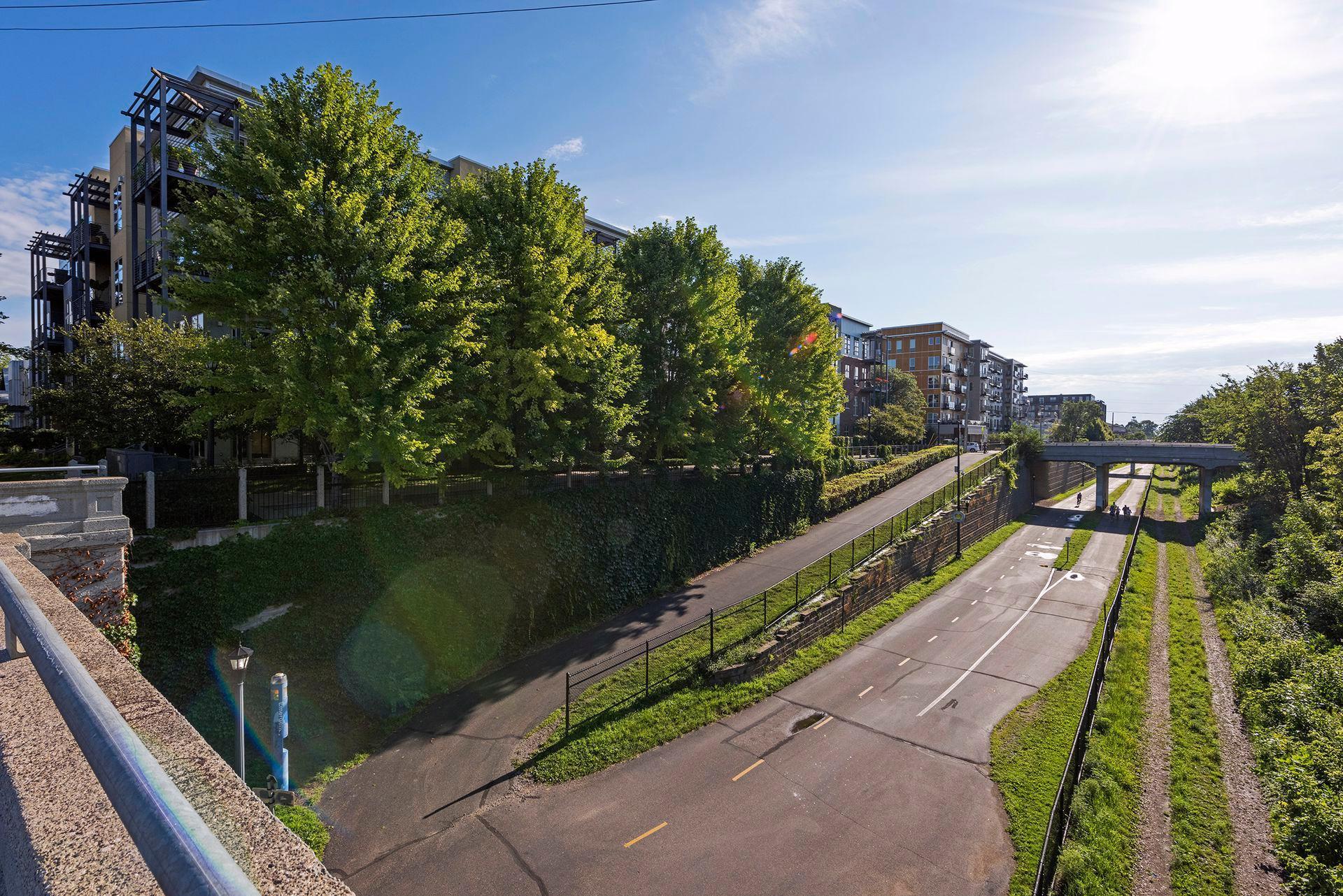 2845 Colfax Avenue S Unit: W402