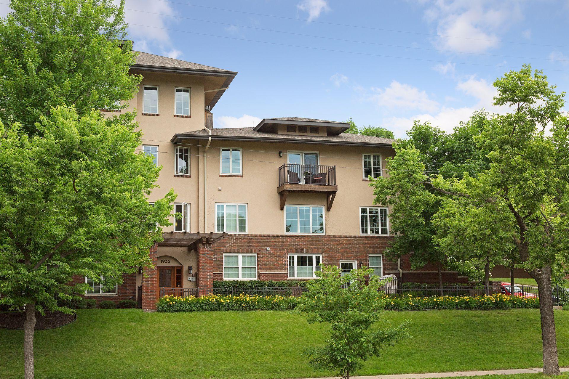 1926 Pleasant Avenue Unit: 101