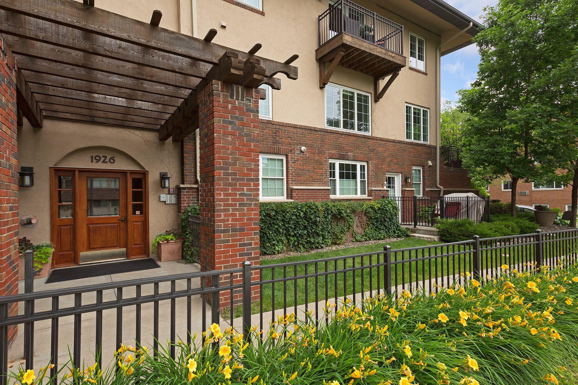 1926 Pleasant Avenue Unit: 101