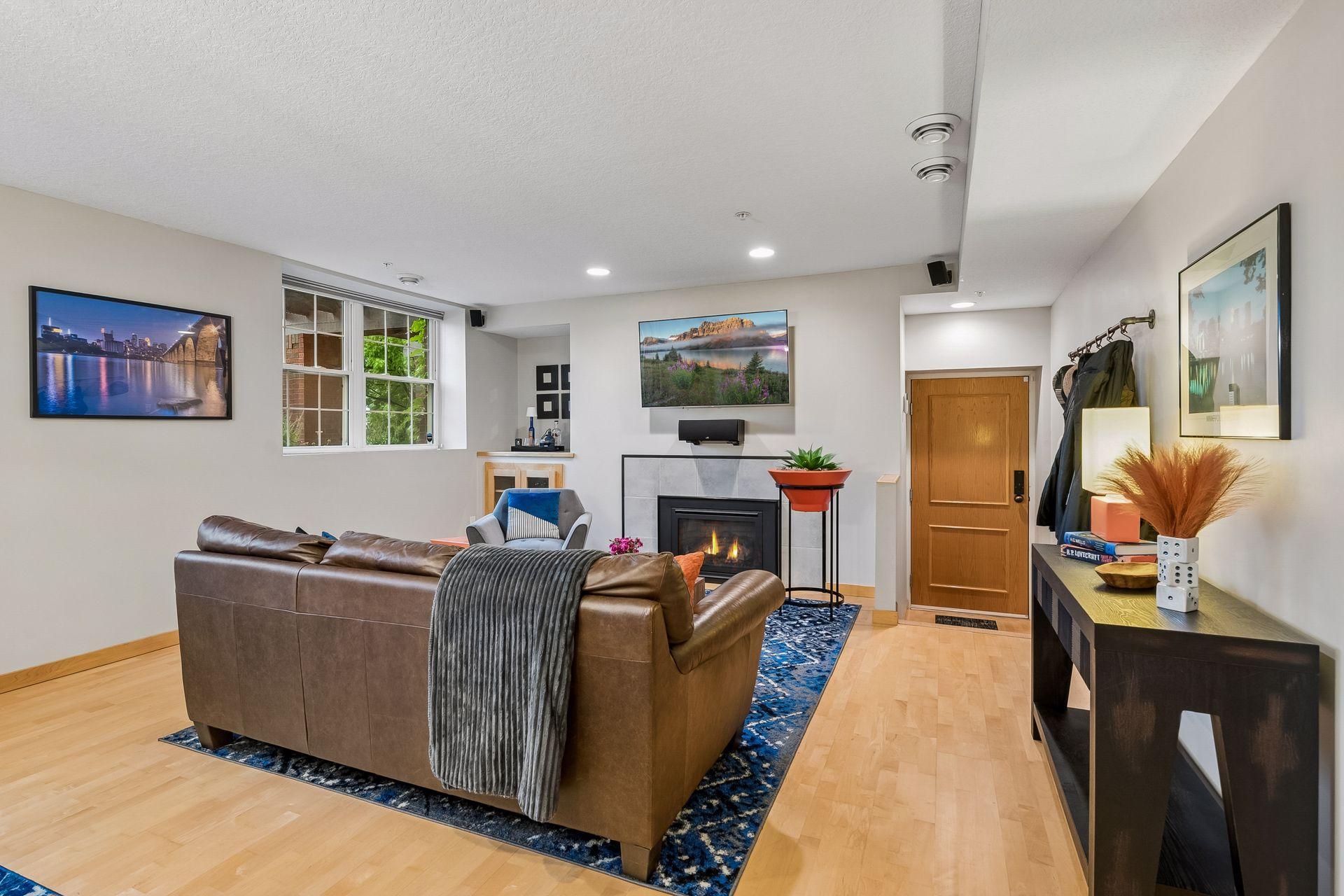 1926 Pleasant Avenue Unit: 101