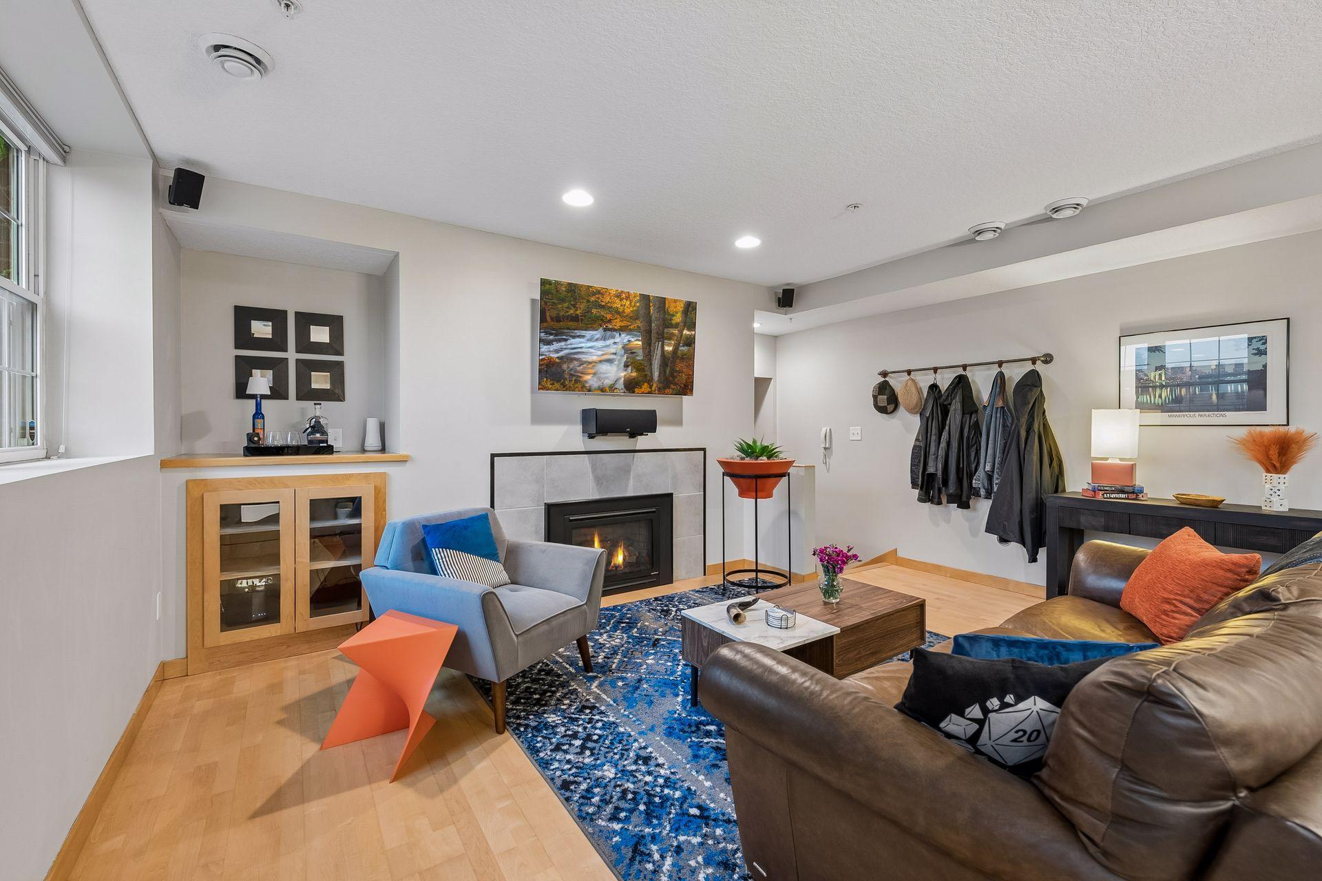 1926 Pleasant Avenue Unit: 101