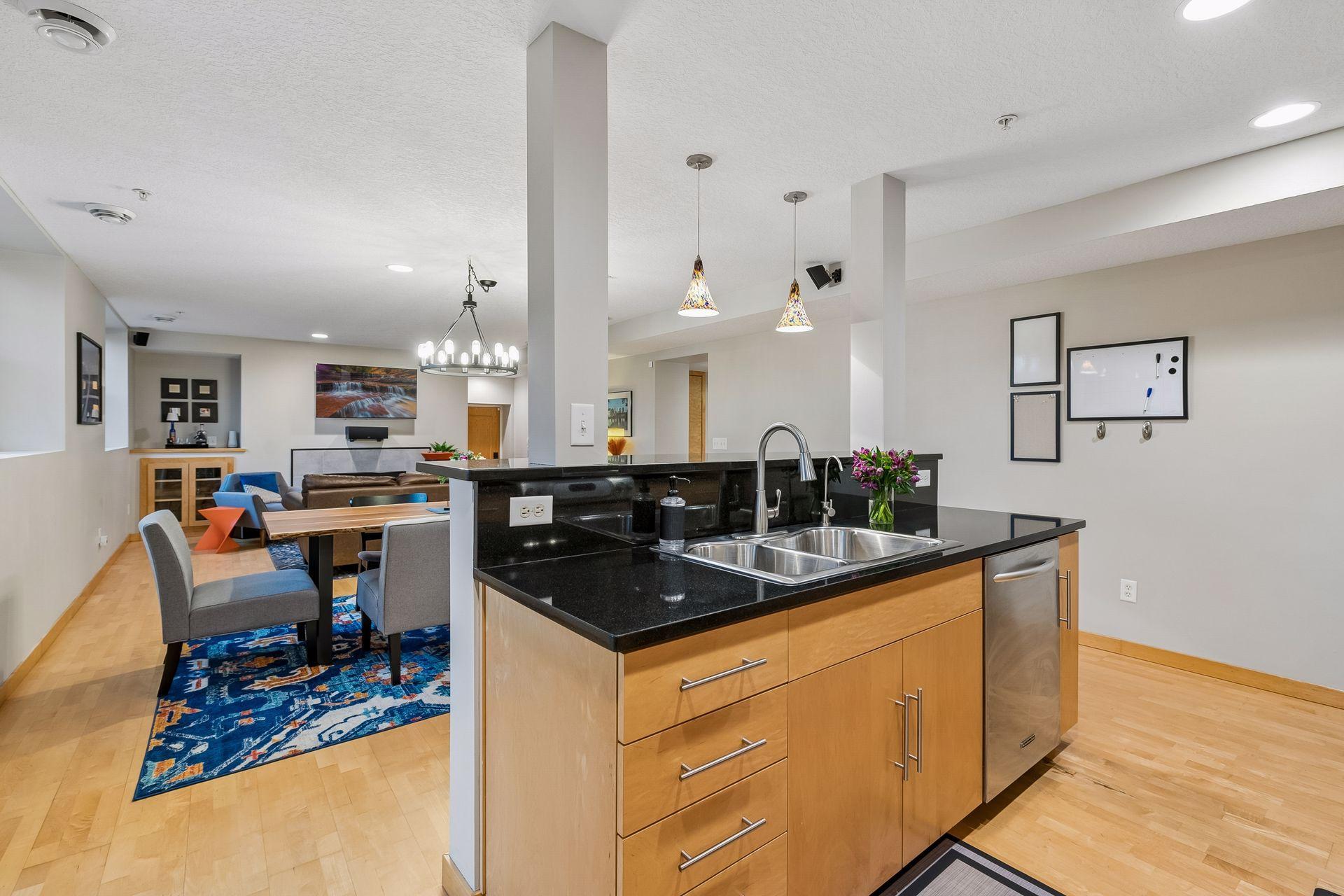 1926 Pleasant Avenue Unit: 101