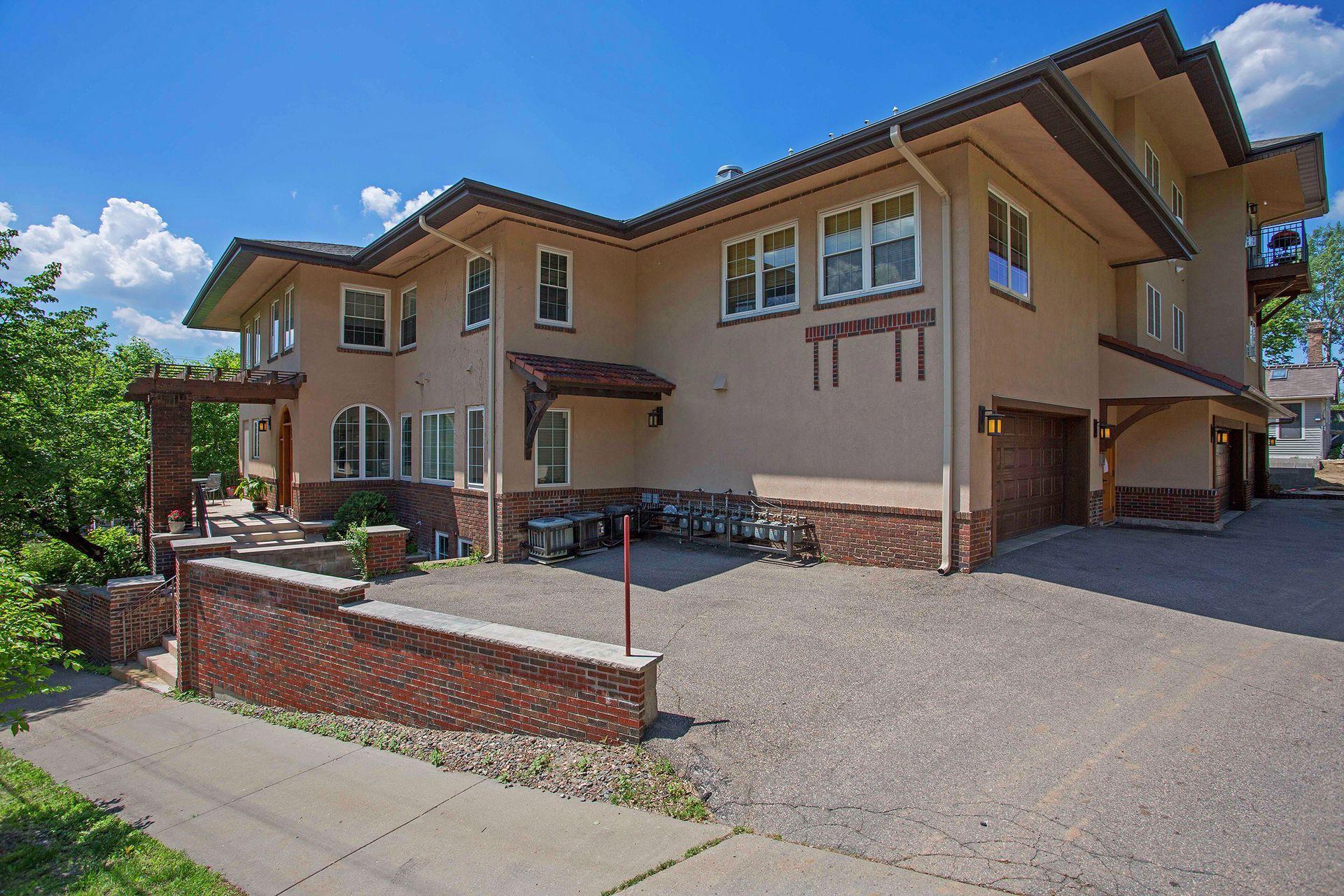1926 Pleasant Avenue Unit: 101