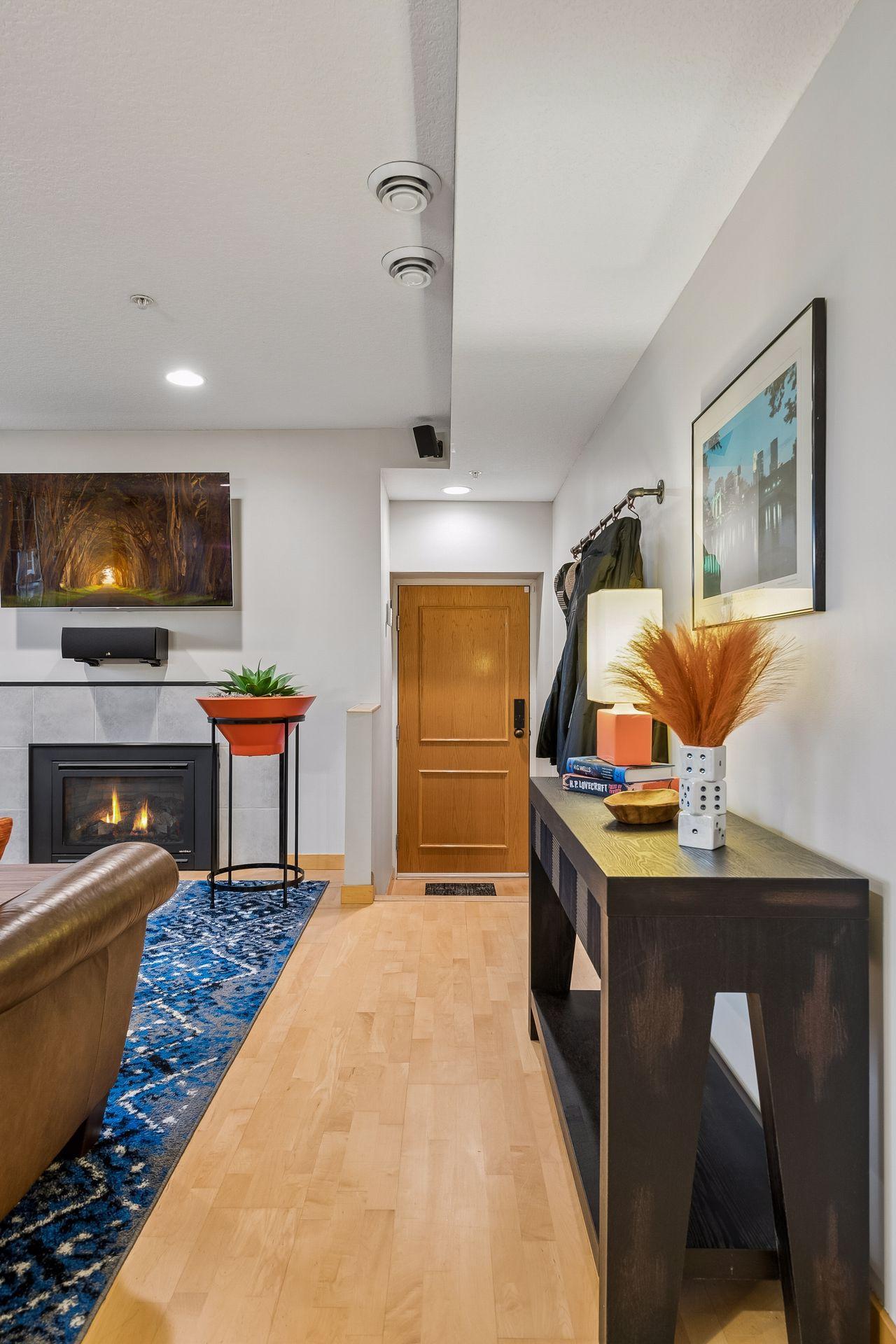1926 Pleasant Avenue Unit: 101