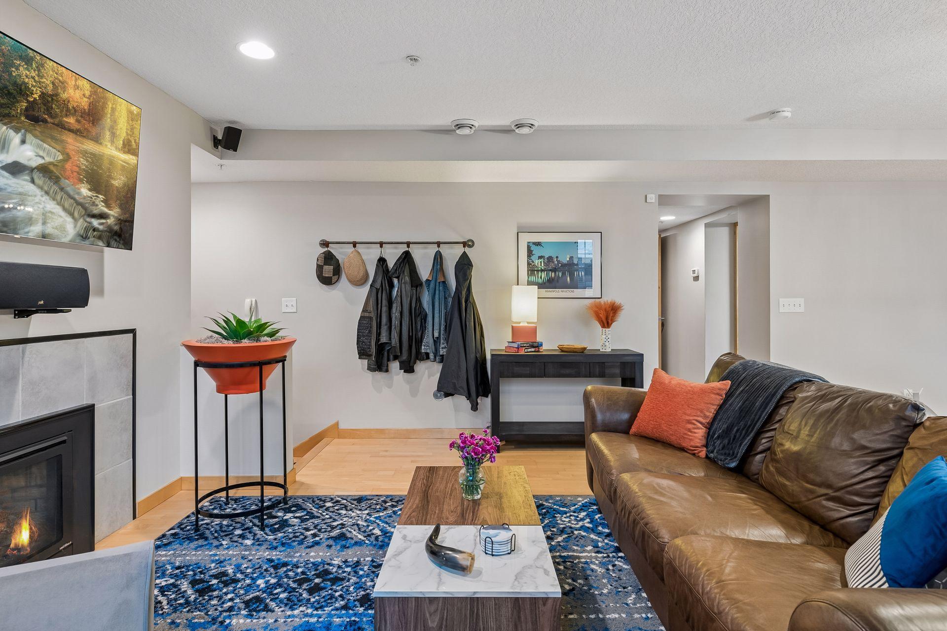 1926 Pleasant Avenue Unit: 101