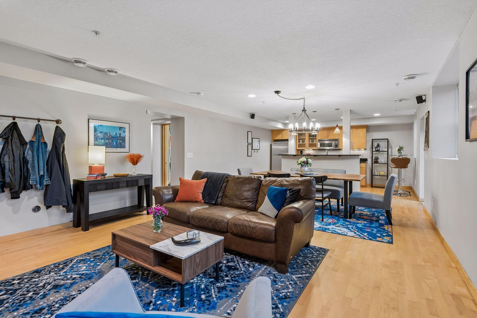 1926 Pleasant Avenue Unit: 101