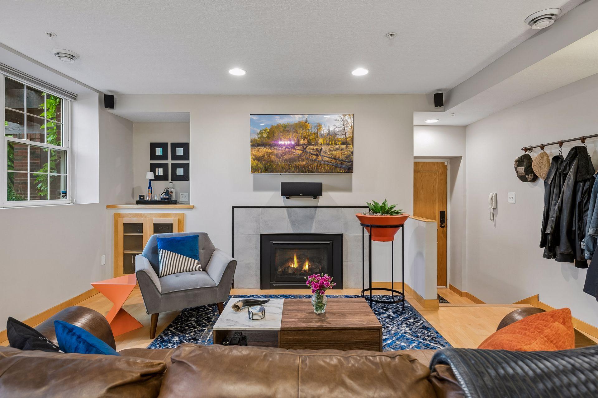 1926 Pleasant Avenue Unit: 101