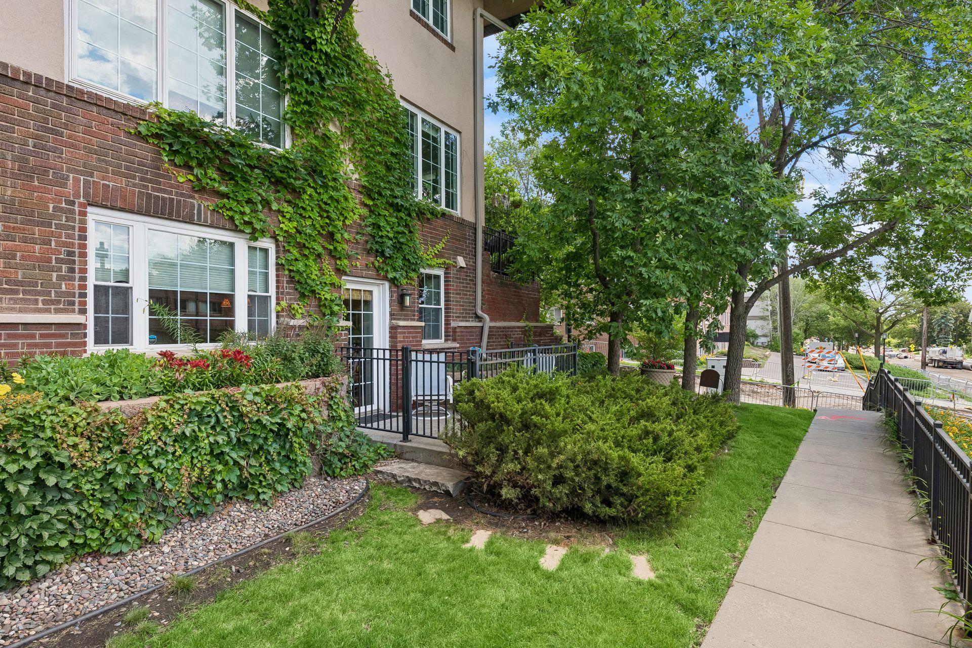 1926 Pleasant Avenue Unit: 101