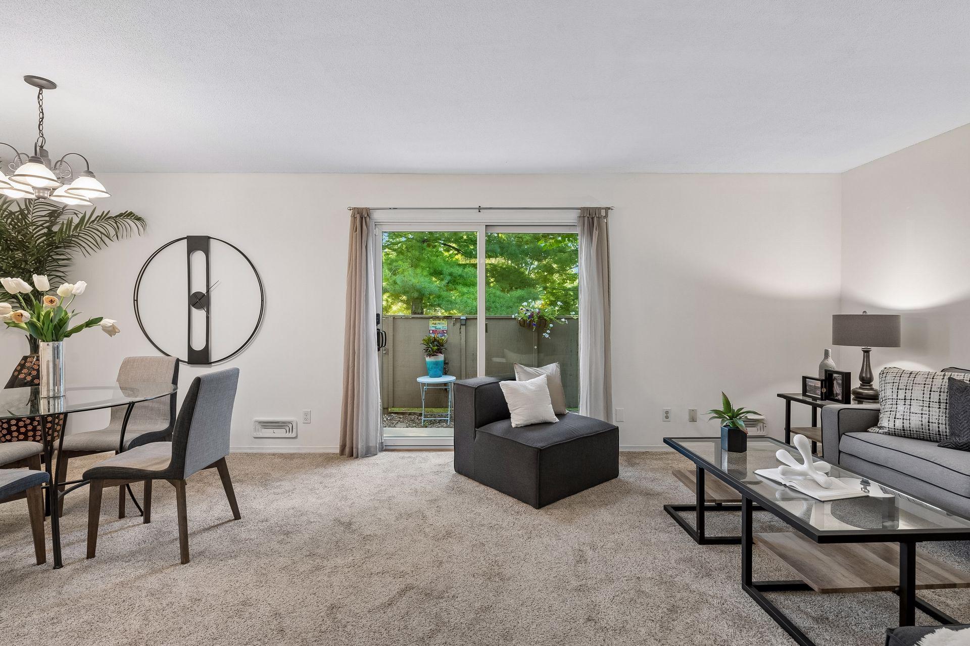 318 E 44th Street