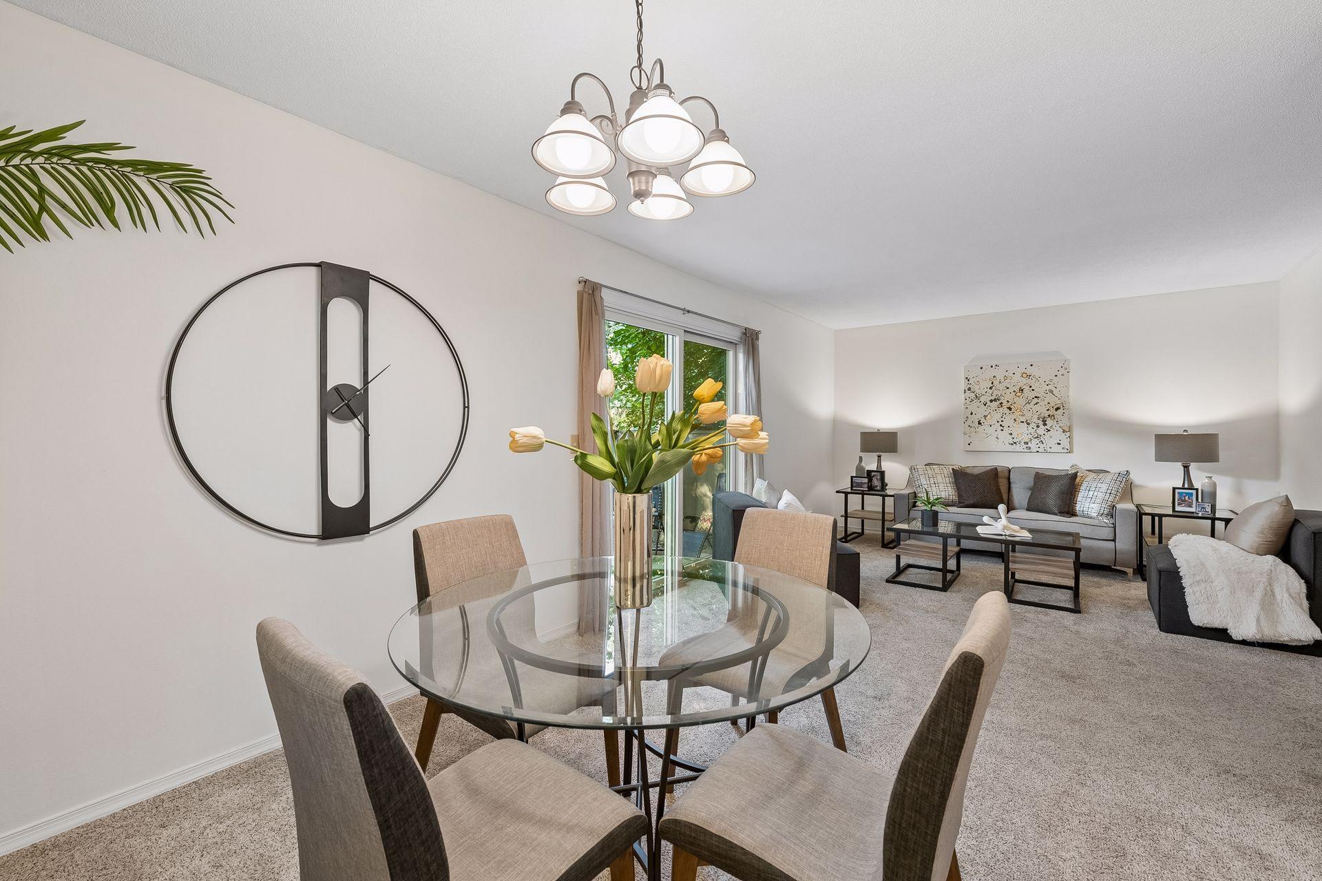 318 E 44th Street