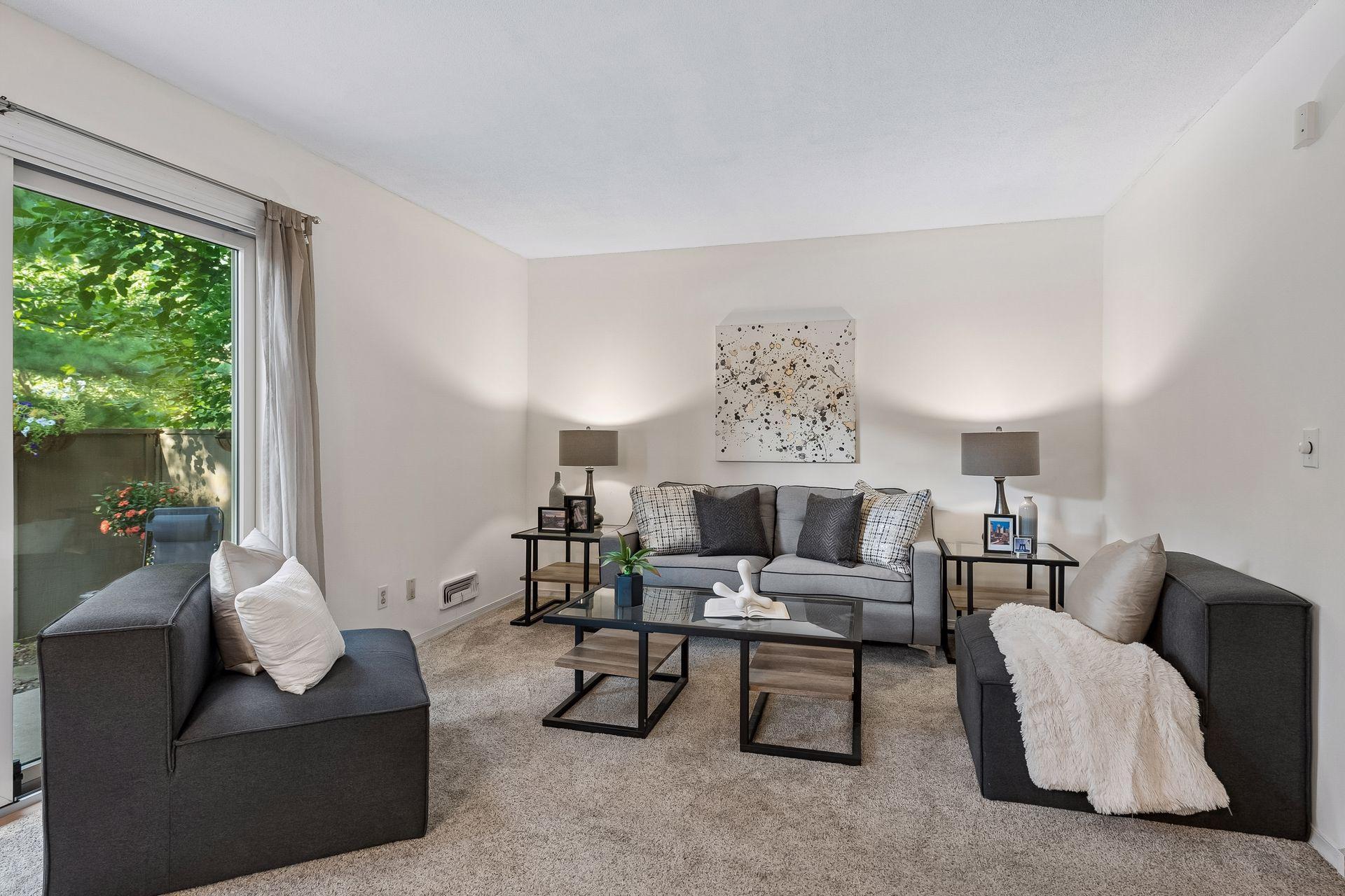 318 E 44th Street