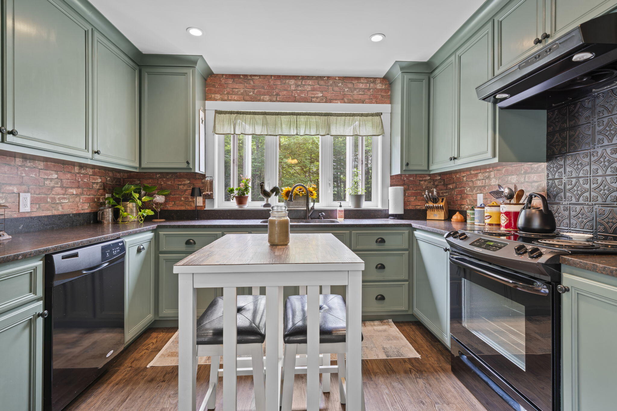 33 Titcomb Lane