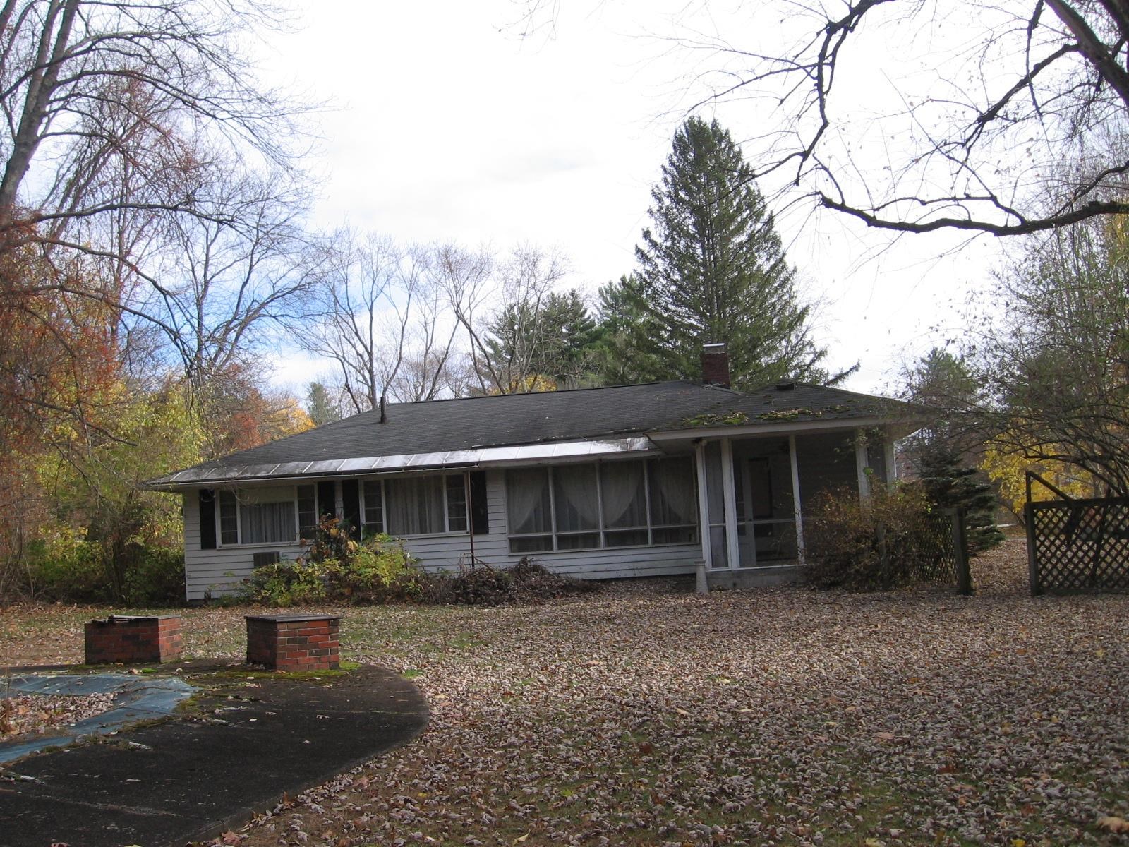 83 Mountain Road