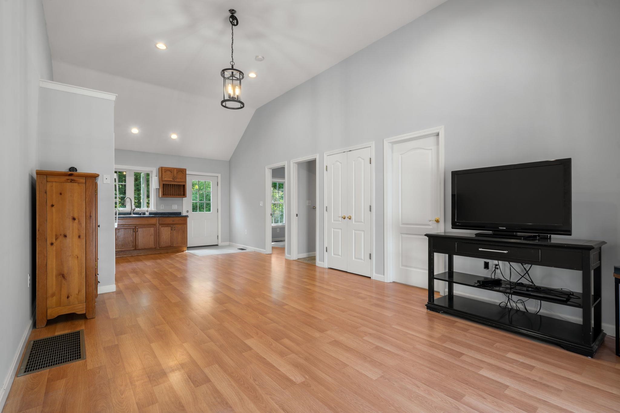 27 Eagle Ledge Road