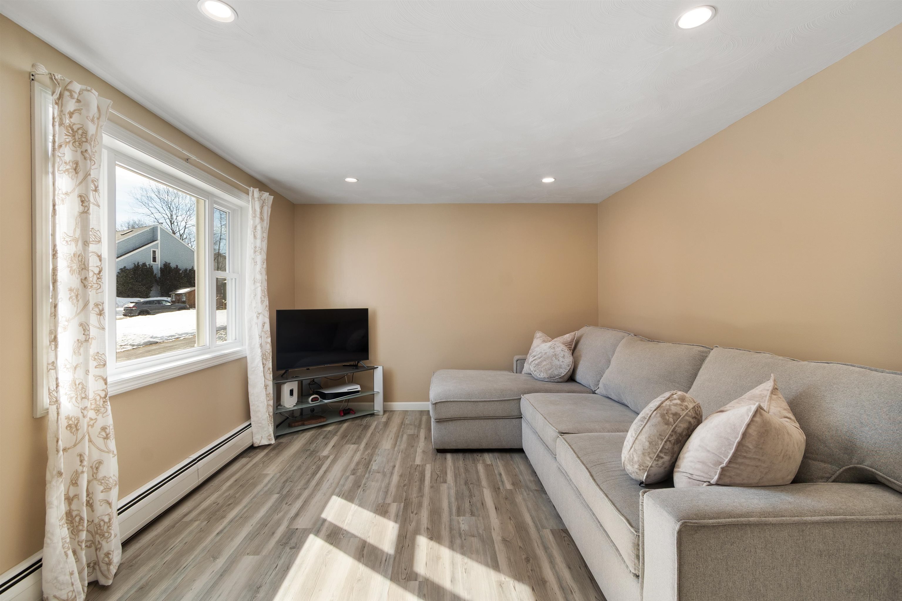 6 Mills Farm Circle Unit: R
