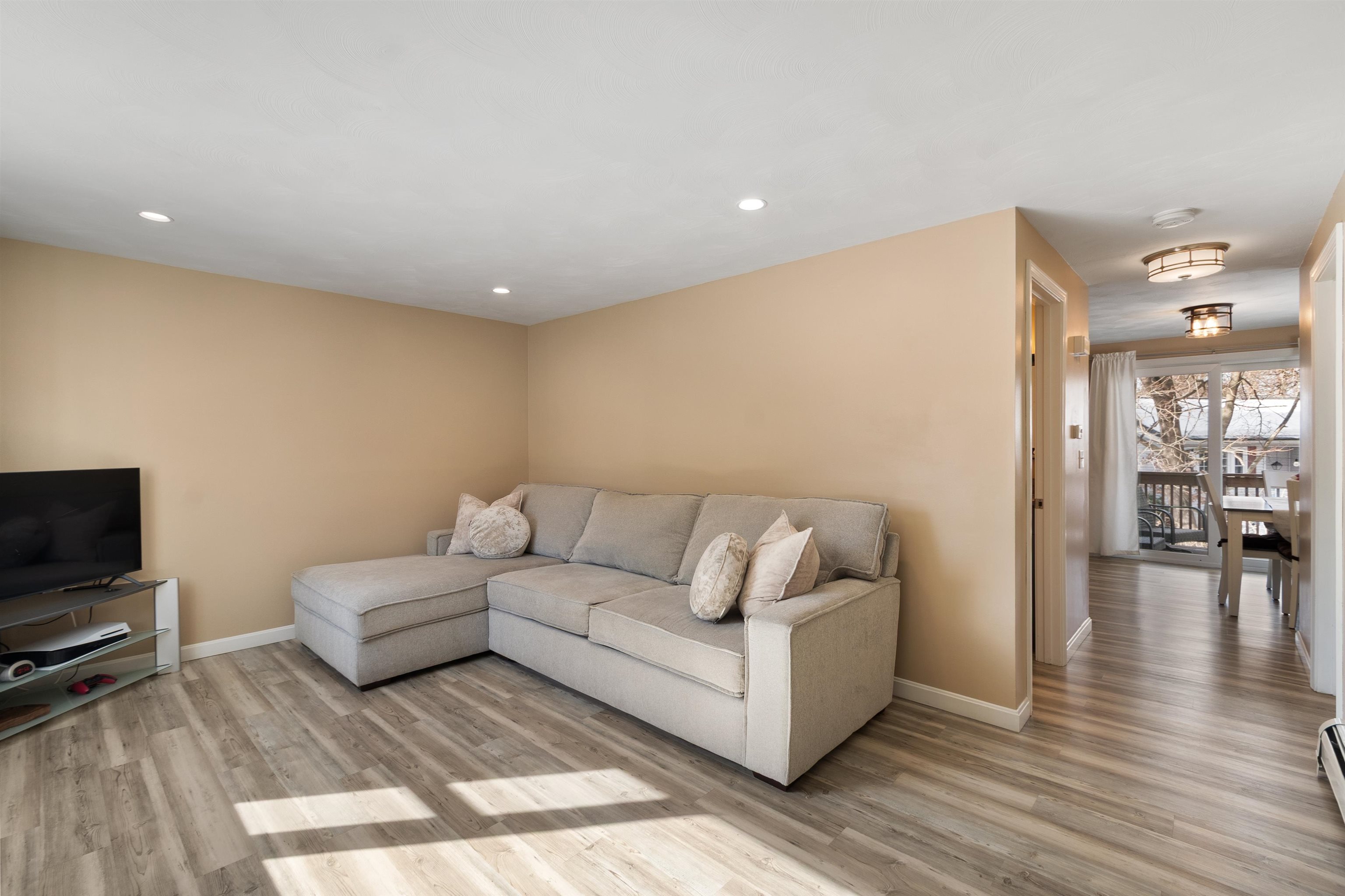6 Mills Farm Circle Unit: R