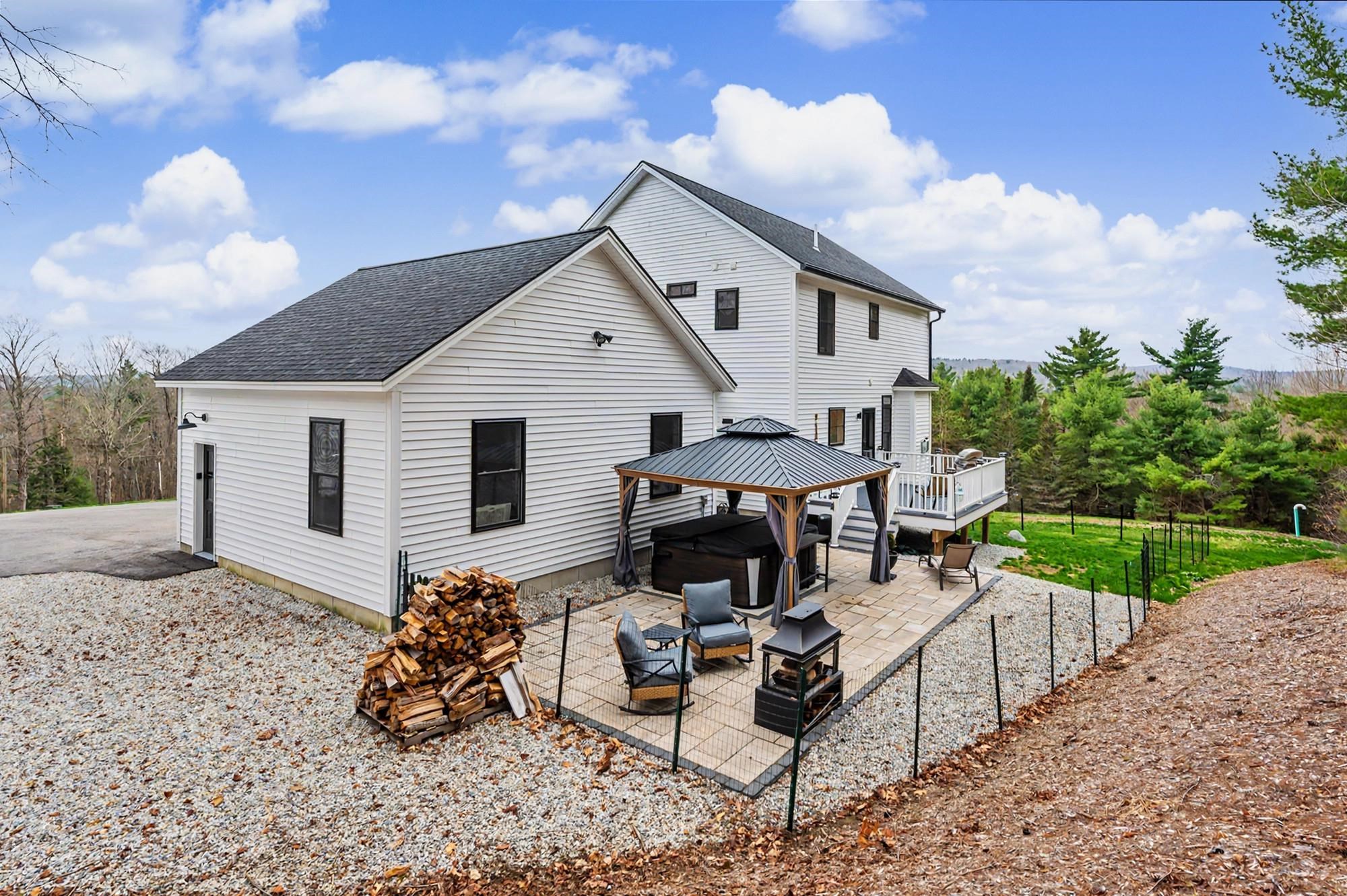 11 Hillside Drive