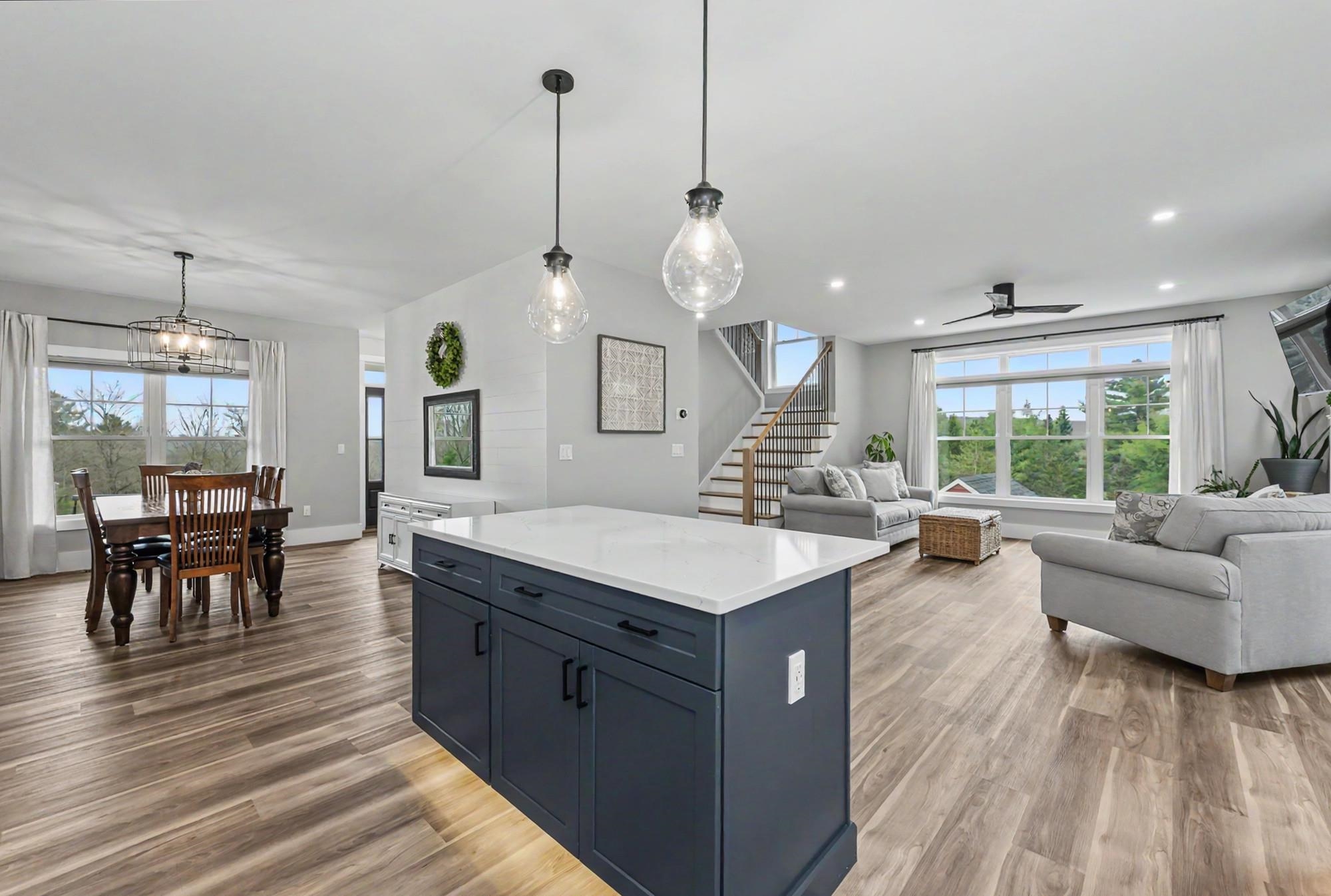 11 Hillside Drive