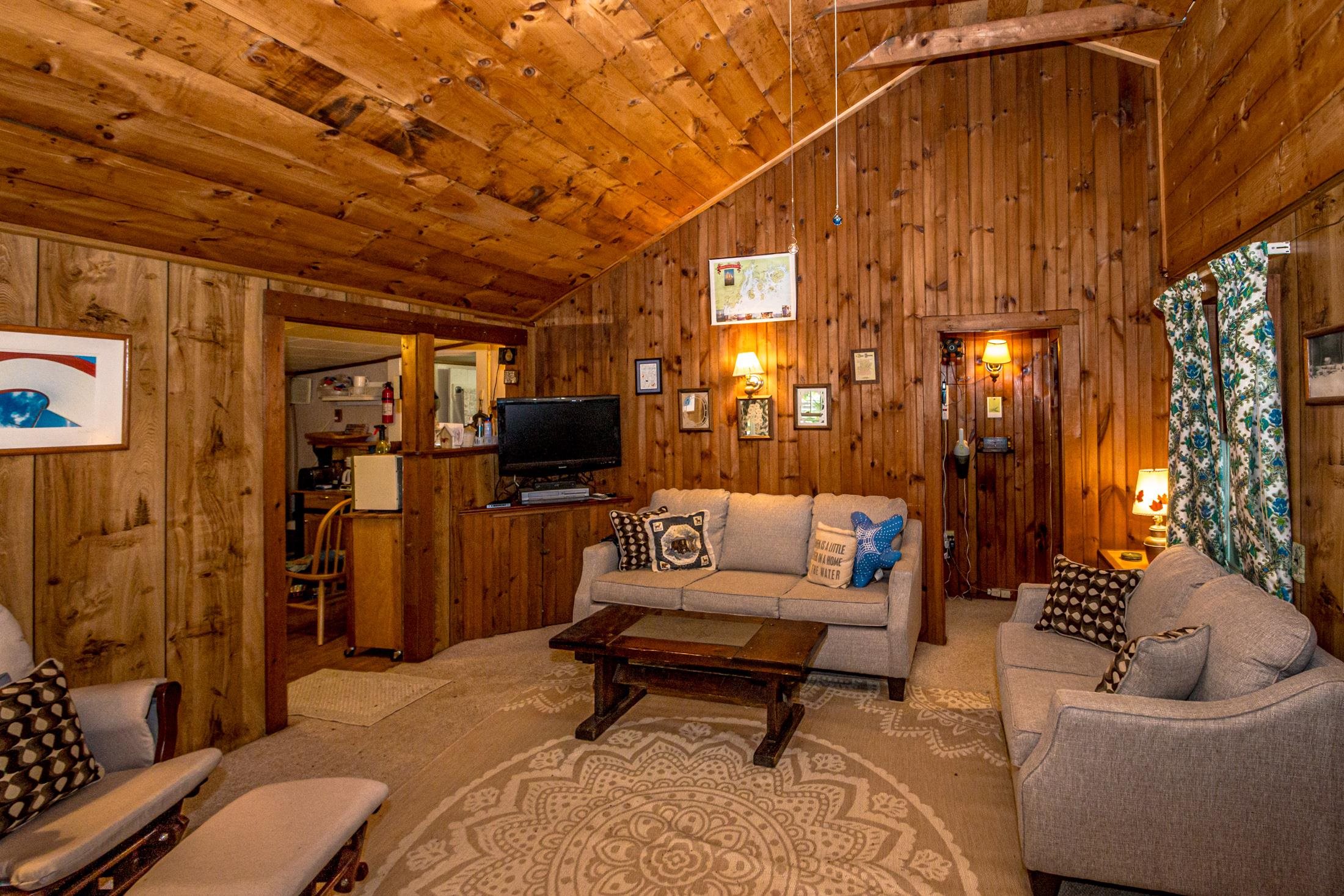976 Lovell Lake Road