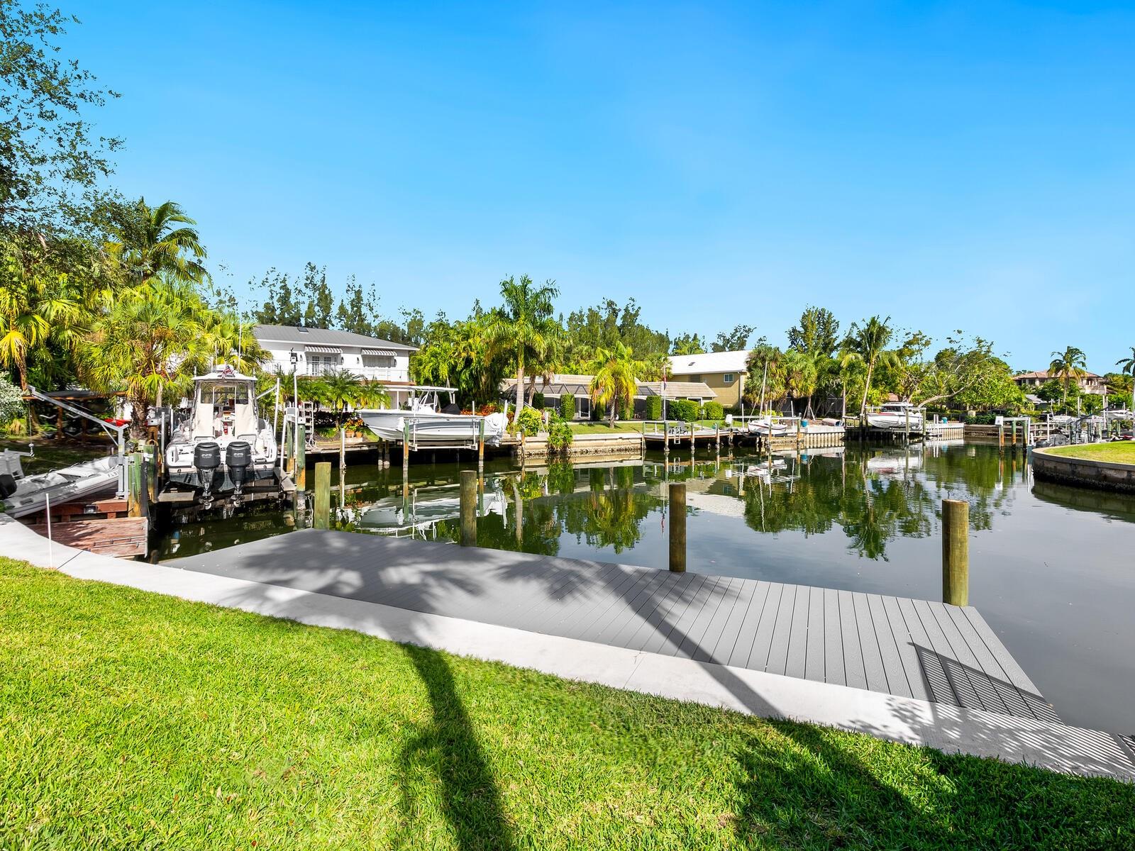 722 SIESTA KEY CIR