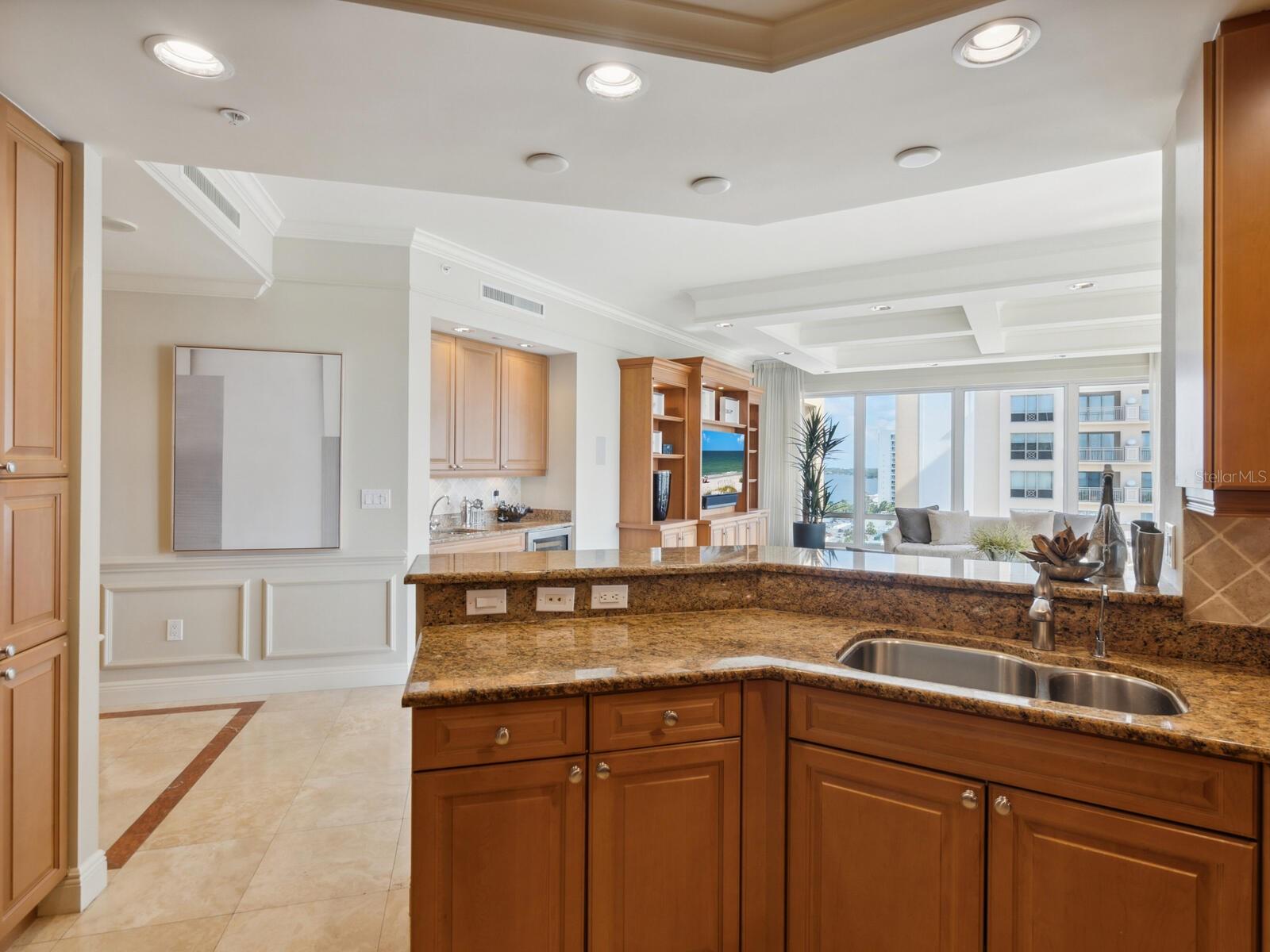 35 WATERGATE DR #1206