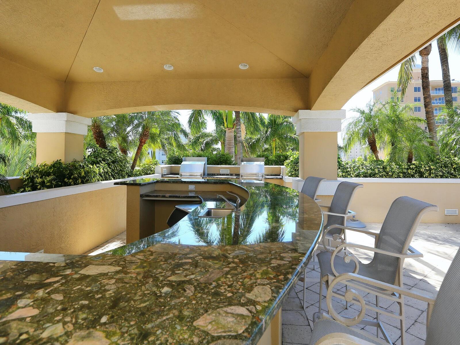 35 WATERGATE DR #1206