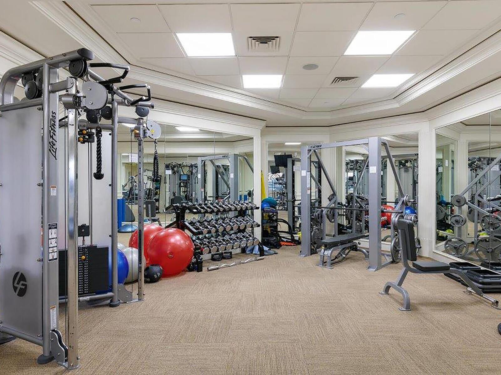 35 WATERGATE DR #1206