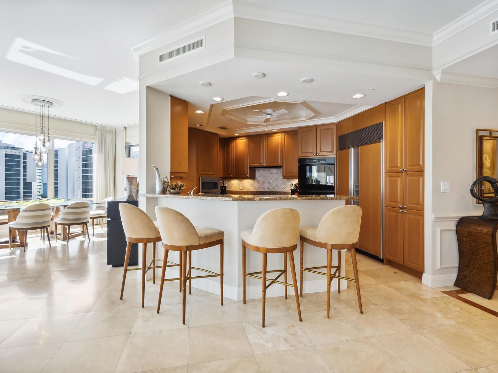 35 WATERGATE DR #1206