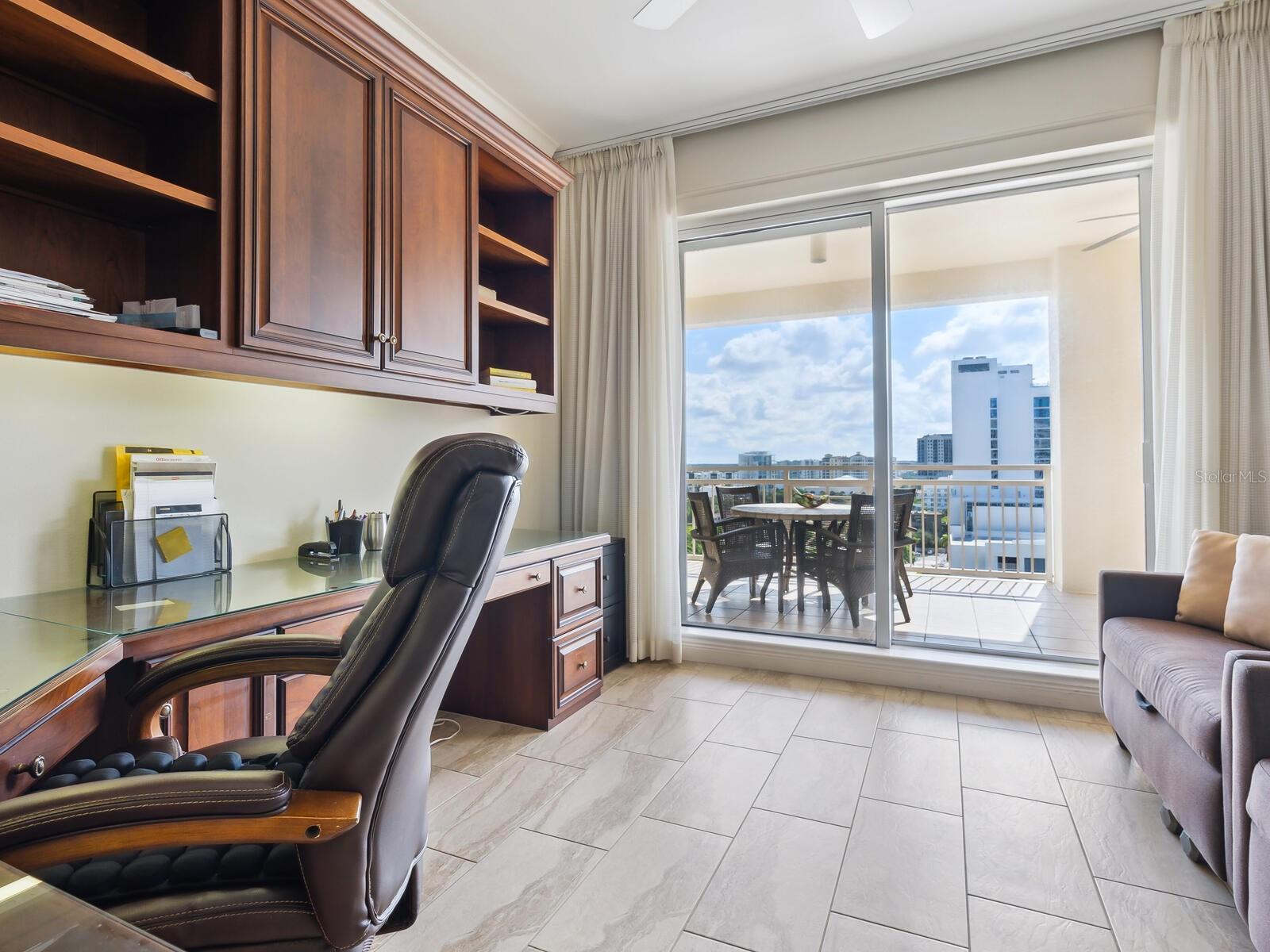 35 WATERGATE DR #1206